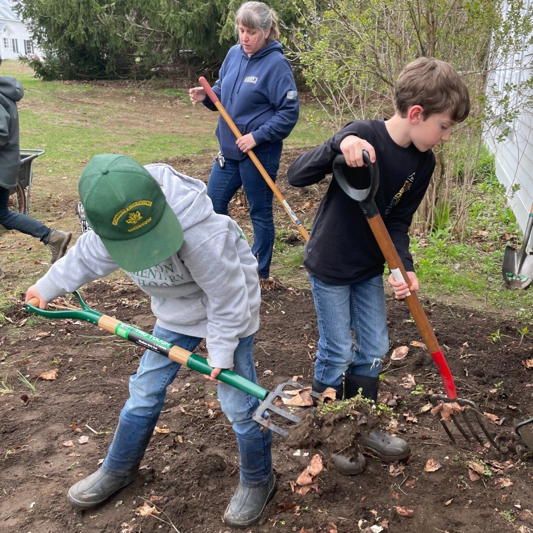 Grafton Elementary School recently held a successful 2-day work party to begin installing new raised beds for their gardens. The beds were partially funded by the Windham Foundation, as part of their mission to revitalize Grafton's gardens.

Students