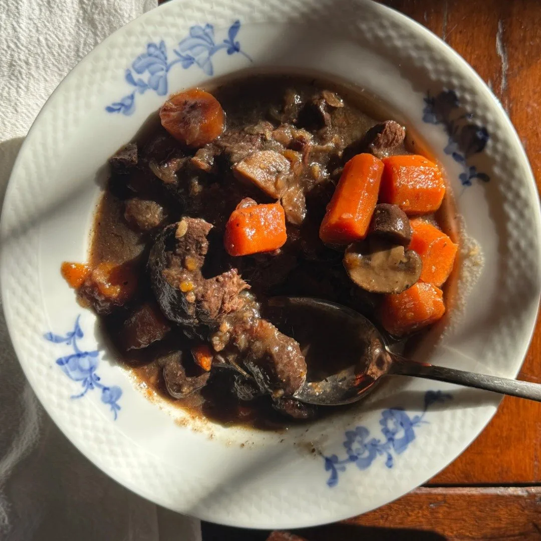 Stew night starts here!

Stock up on these hearty, reliable staples to help carry your shelves and menus through the end of the season:

Beef: @boydenfarmbeef 
Carrots + potatoes: Basin Farm
Mushrooms: @mycoterrafarm 
Onions: @bardwellfarm 

Add thes