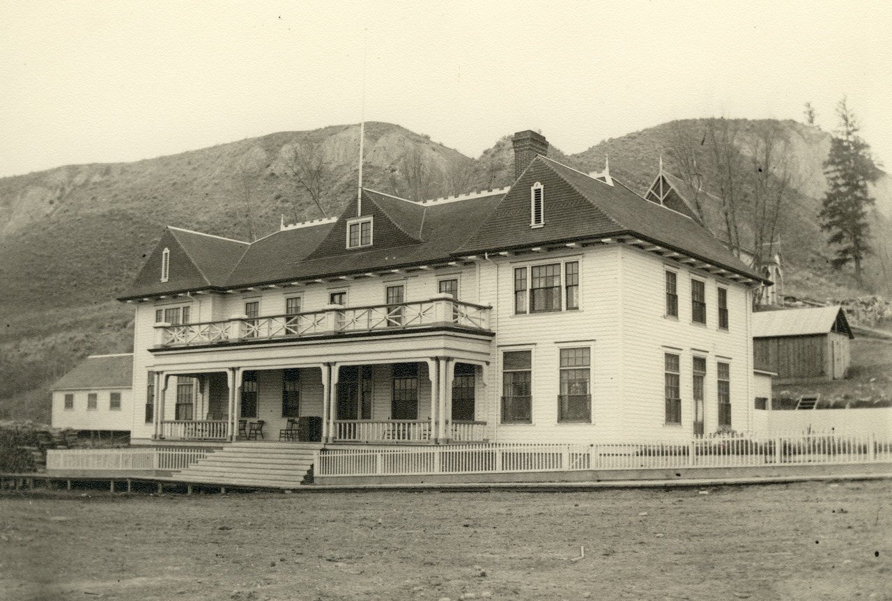 Tomorrow (14th November 2025) is the centenary of the devastating fire that demolished the once grand Summerland Hotel. This week's Throwback Thursday, therefore, pays tribute to this impressive building.

The Summerland Hotel was once the pride of t