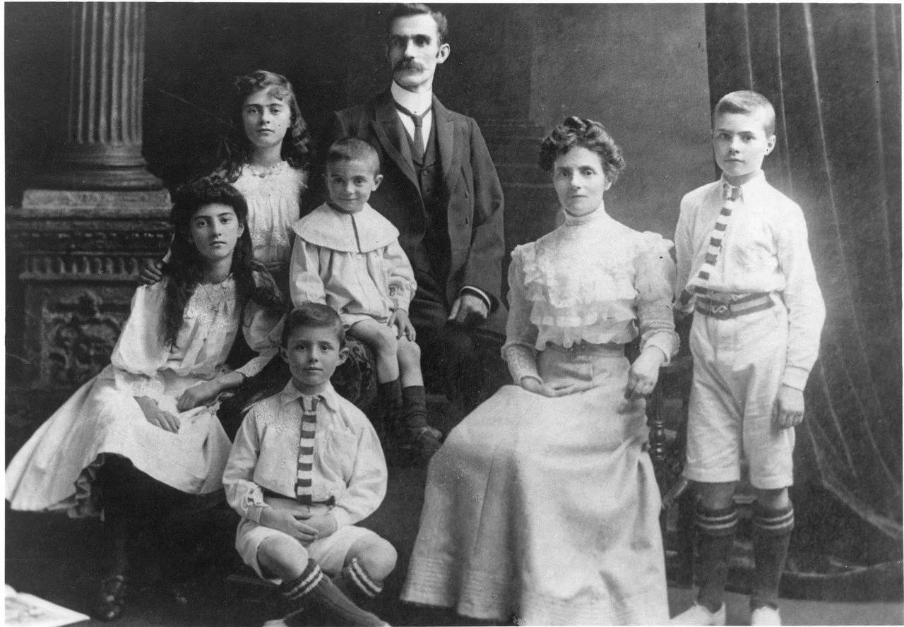 Burns Night takes place this Sunday (25th January), commemorating the birthday of Scotland's national poet, Robert Burns. The first Burns supper took place in 1801 to mark the 5th anniversary of the poet's death and became a tradition that has endure