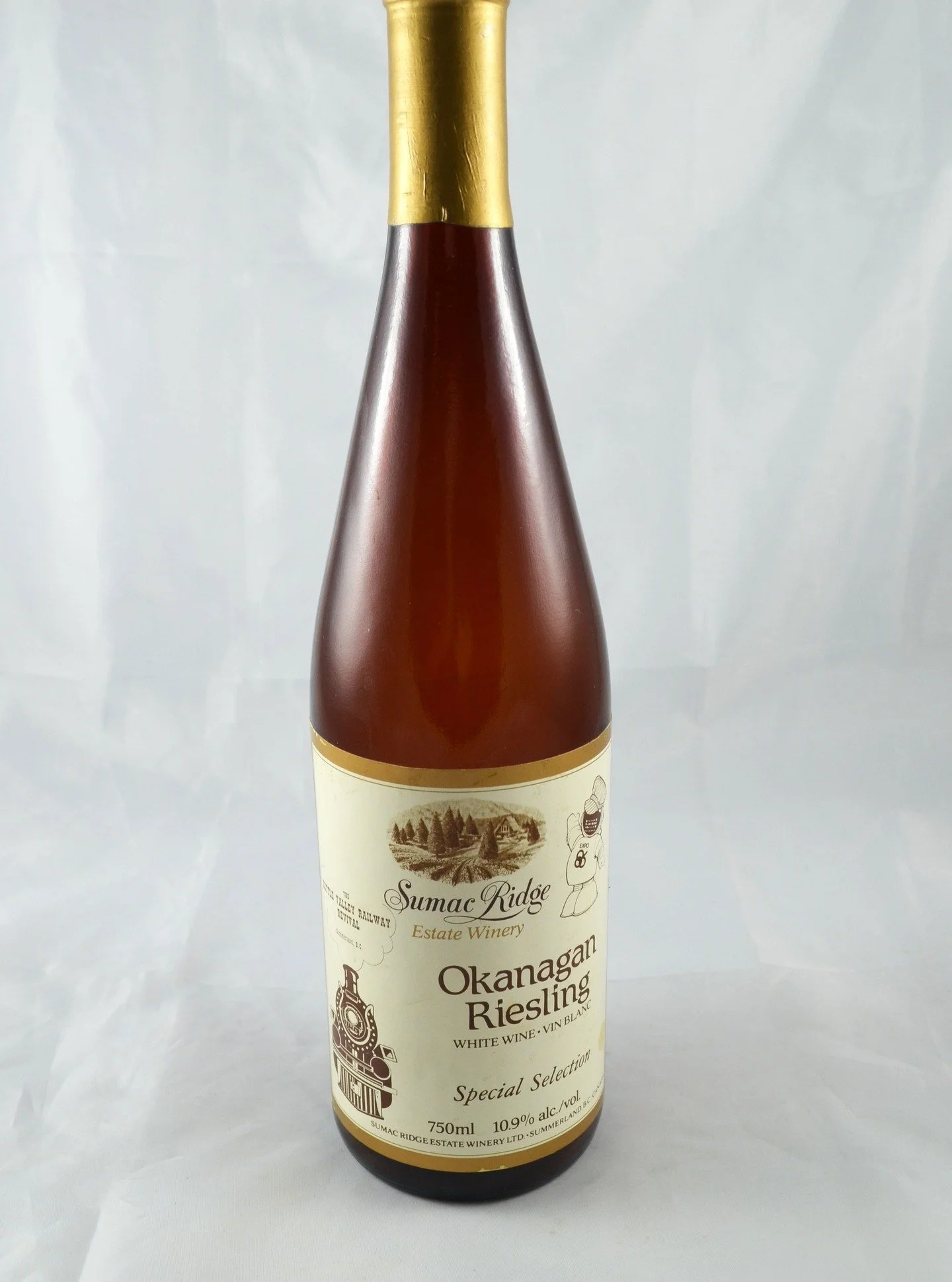 For today's #BCHeritageWeek "Stir the Pot" artifact, we thought it would be fitting to share this unopened bottle of wine from 1986. The wine is a 'Special Selection' Okanagan Riesling White Wine from Sumac Ridge Estate Winery. 

The Okanag