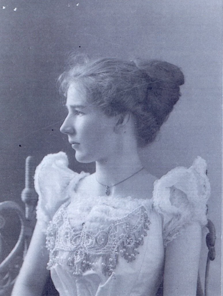 February is widely known as the month of love, and so for this last Throwback Thursday of February we thought we'd share a little bit of love and romance! ❤️
We have lots of wedding photos in our collections, but it is unusual to have wedding photos 