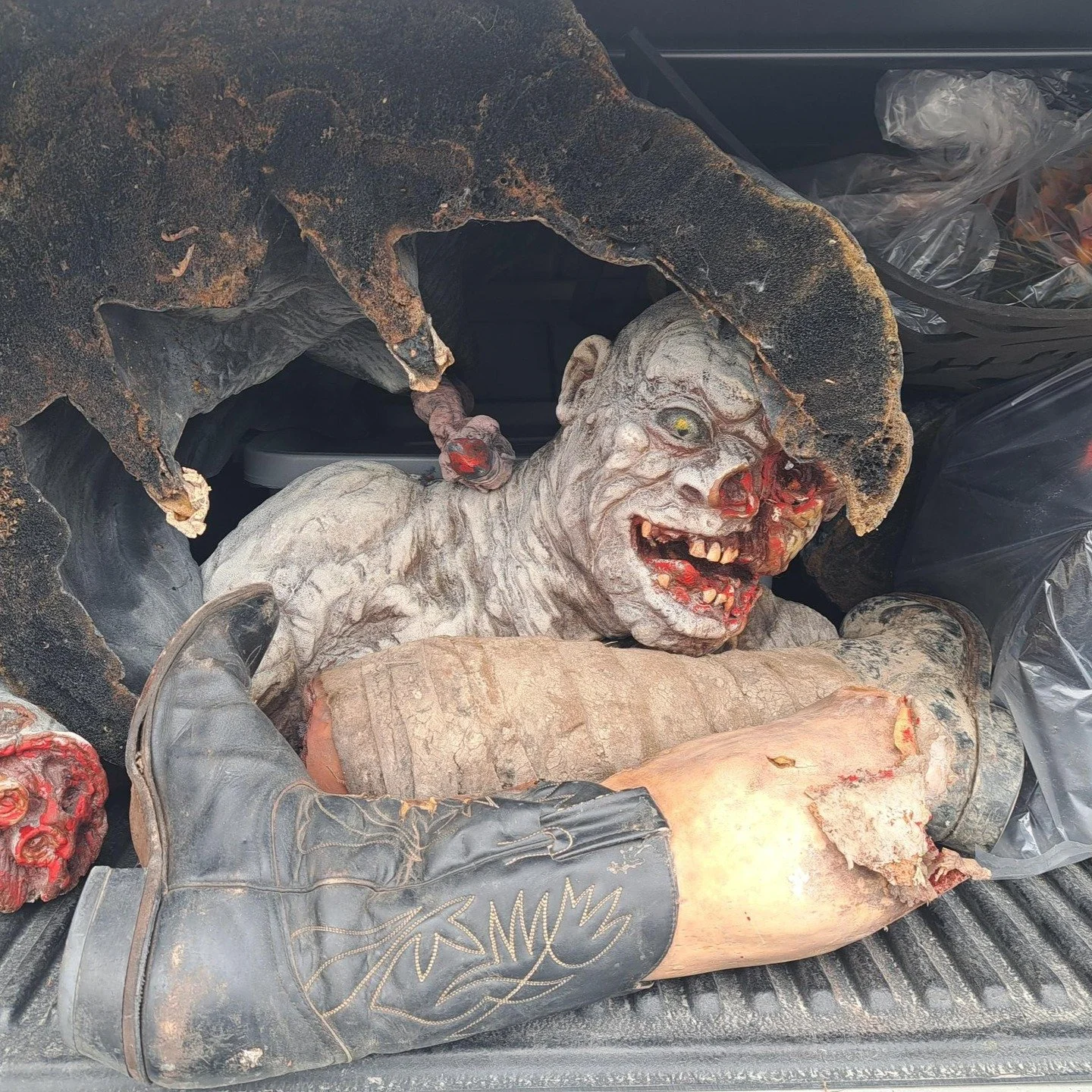 Our museum administrator was called upon to collect a rather unusual donation this morning! At least the passengers were quiet during the journey back to the museum 😉. It's all in a day's work for museum staff!

Don't worry, this donation won't be g