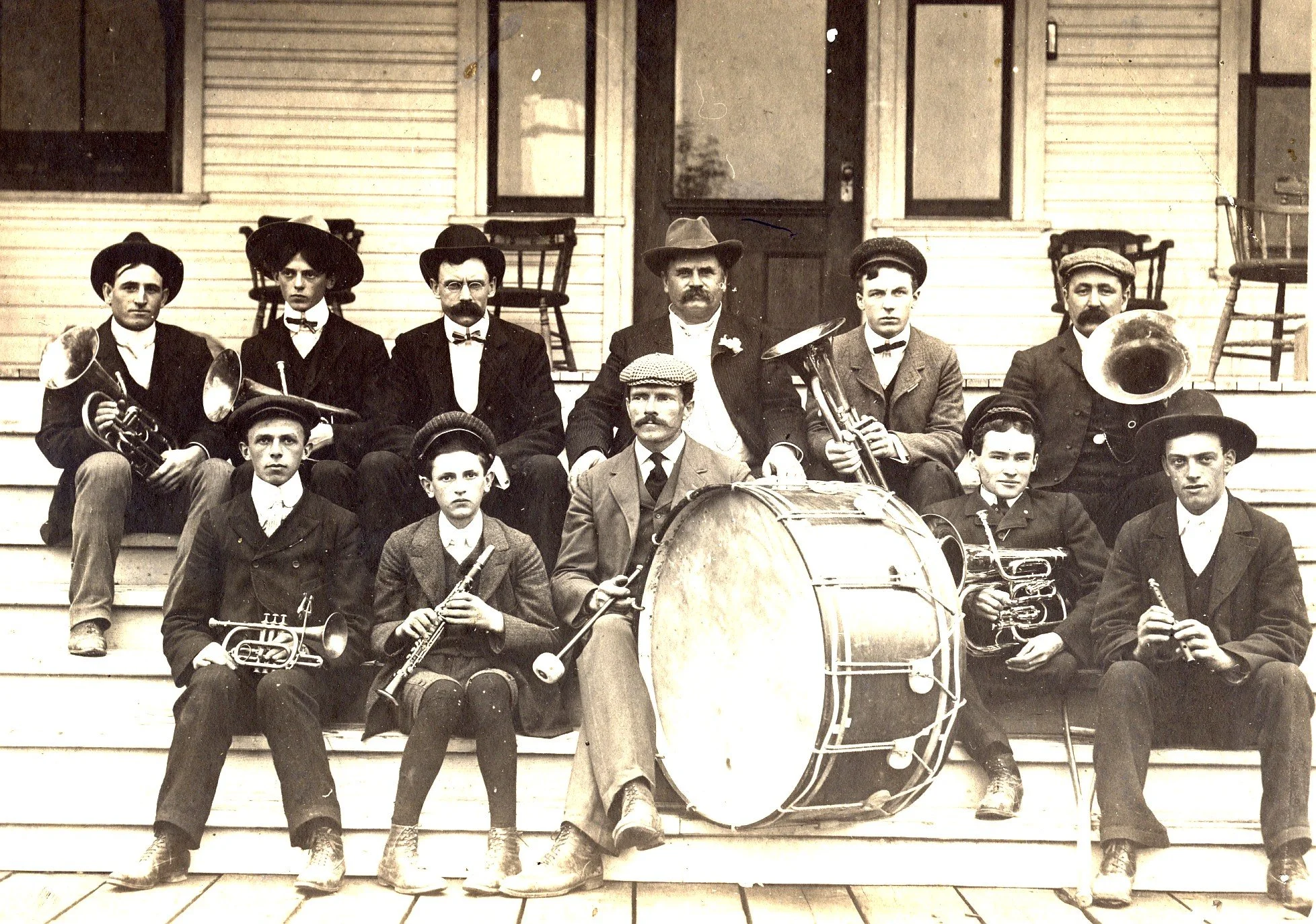 Apparently, it's National Buy a Musical Instrument Day today 😆
We're pretty sure this was made up by an innovative music store, but what the heck... at least it gives us an excuse to share this wonderful photo from 1904, showing Summerland's first b