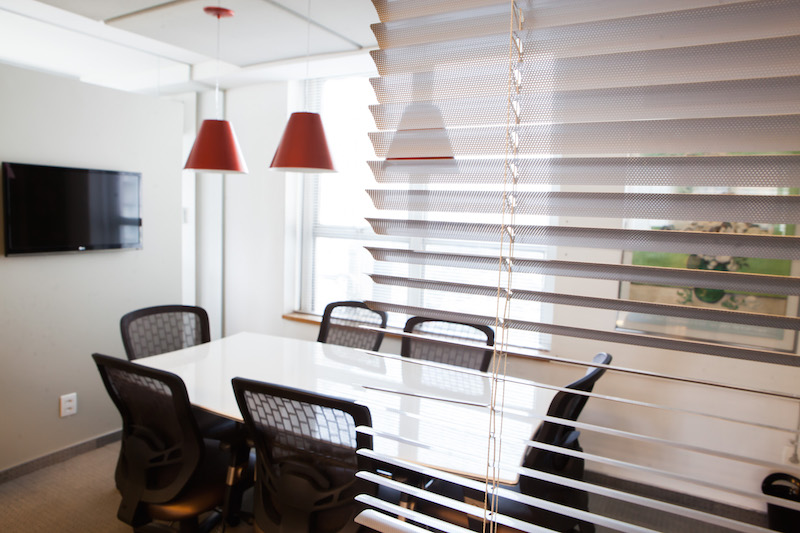 Escritório de coworking com serviço completo e sala de reunião gratis