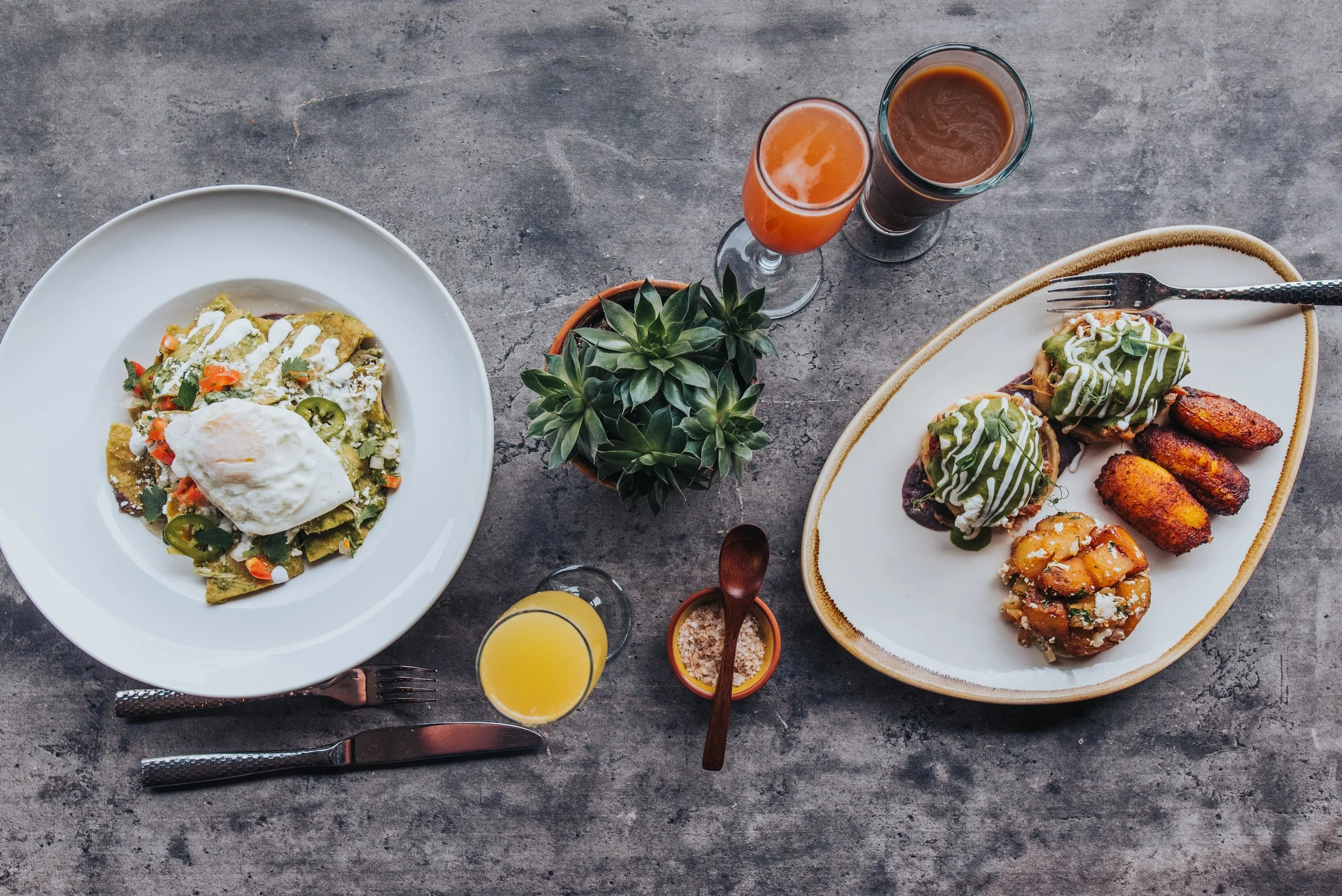 BOTTOMLESS BRUNCH