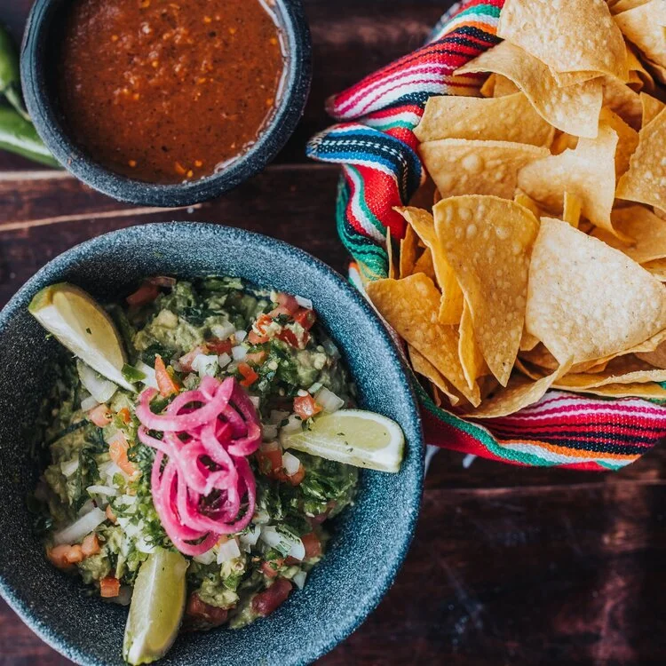 Pint of Guacamole, Salsa &amp; Chips