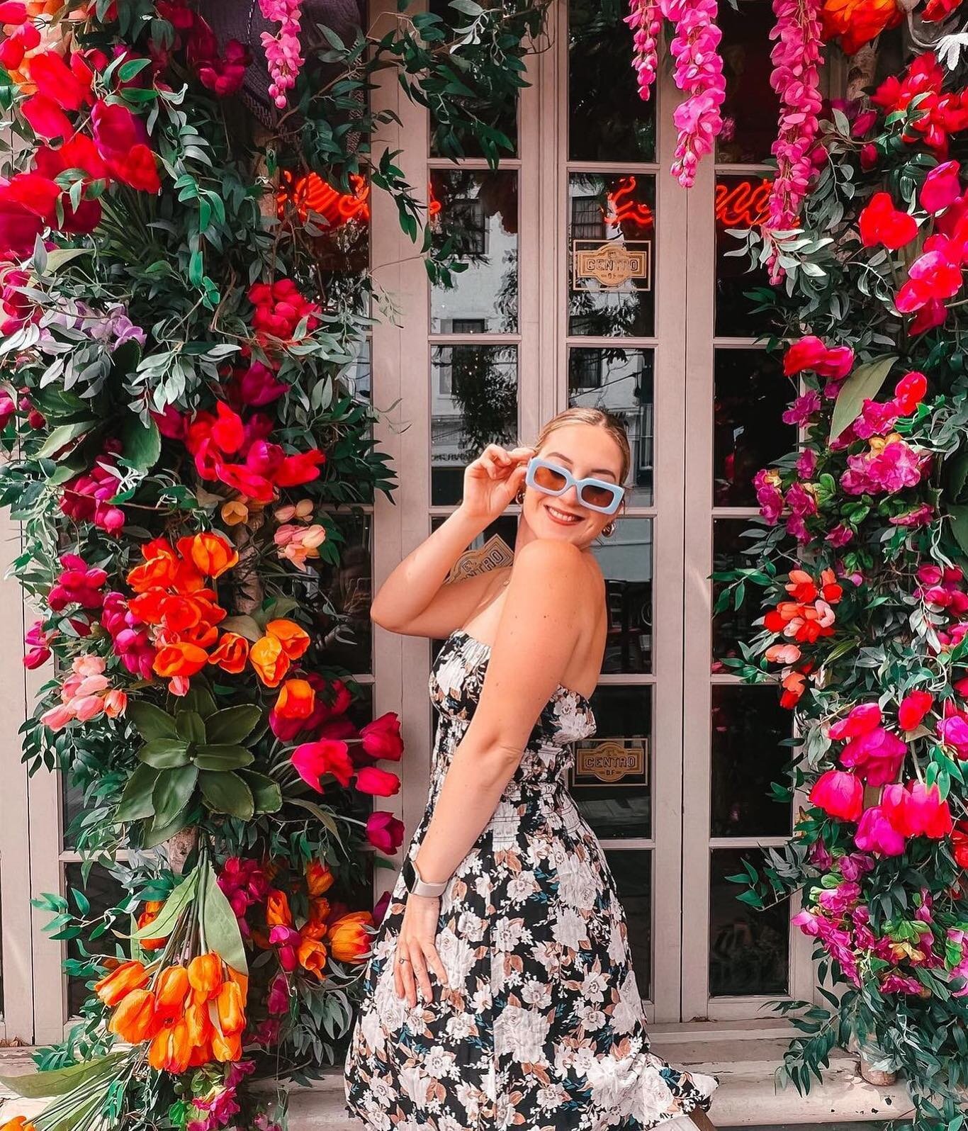 Blooming beauty in our restaurant's enchanting floral setting. We love it! 😍🌸

Thank you for this beautiful photo @livwoodd ☺️

Decor by @beeinspiredevents 🌺

#dcmoments #springindc #dcspring #elcentrodc #floraldecor #flowerdecoration #dcdinning #