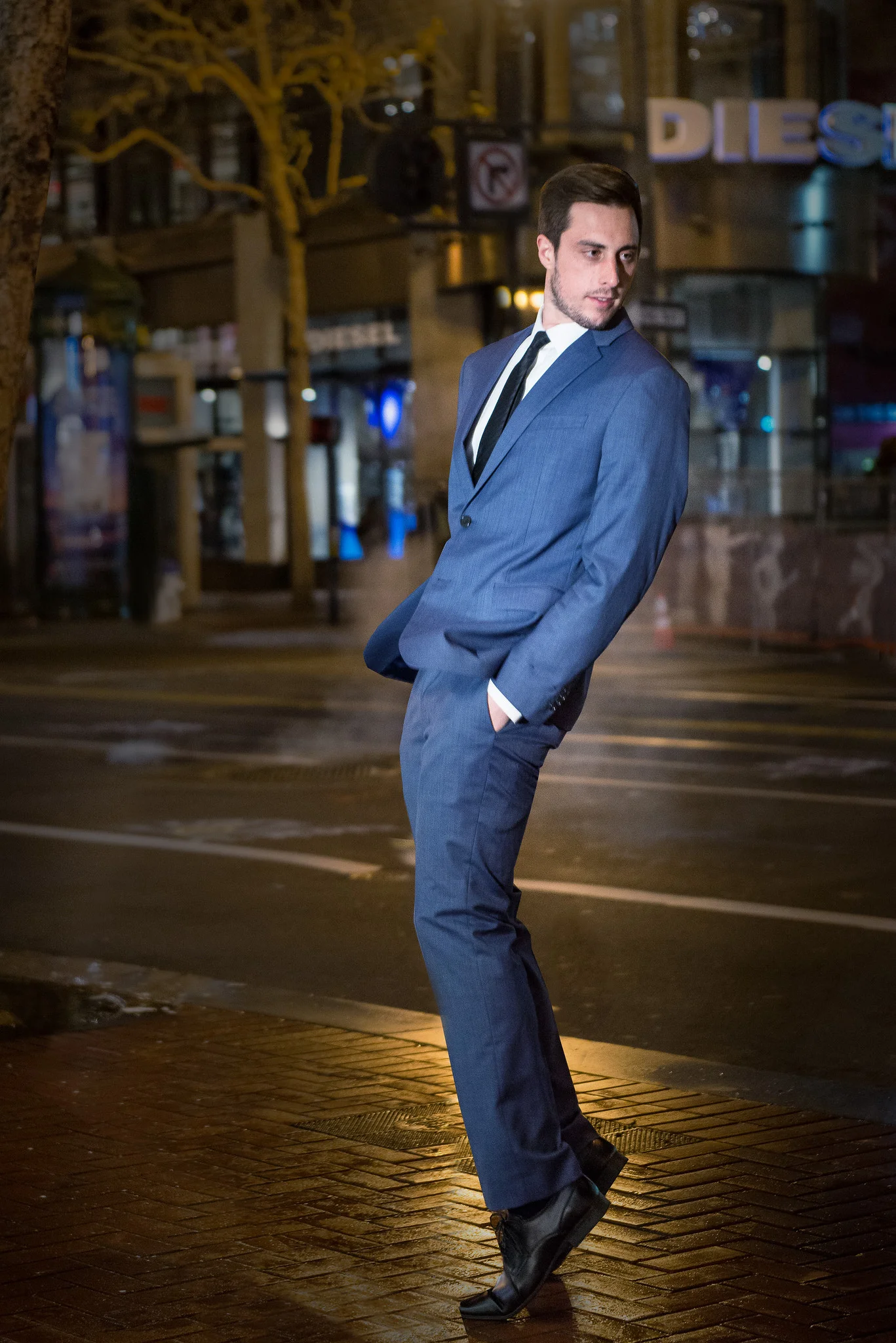 TIM-DOLAN-ELITE-FASHION-MODEL-TEN-PERCENT-GOES-TO-THE-YODSUKARS-9585-edited-X4.jpg