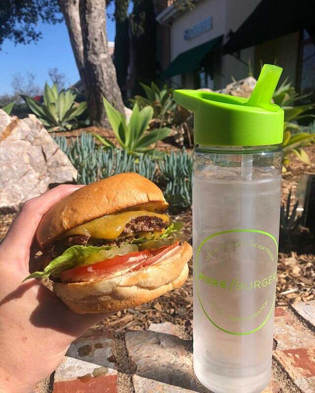 🍔 GIVEAWAY🍔 First 10 people to come through and order lunch today will receive a FREE @pureburger water bottle. Just show this post at the register, see you at 11AM!