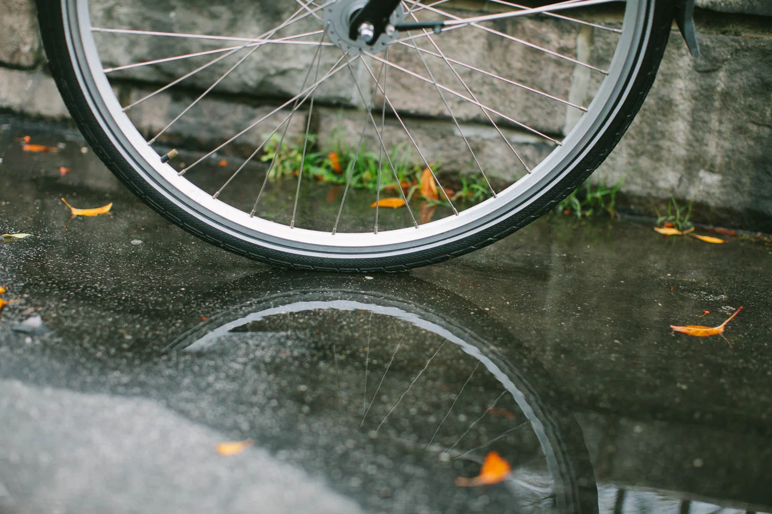 Road bike on the Upper East Side, Manhattan. Canon 5D Mark II, 50mm f/1.2. 