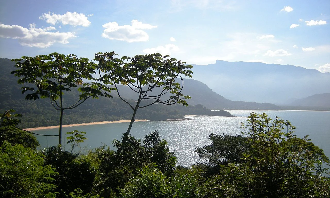 1280px-Brasil_Ubatuba_beaches.jpg