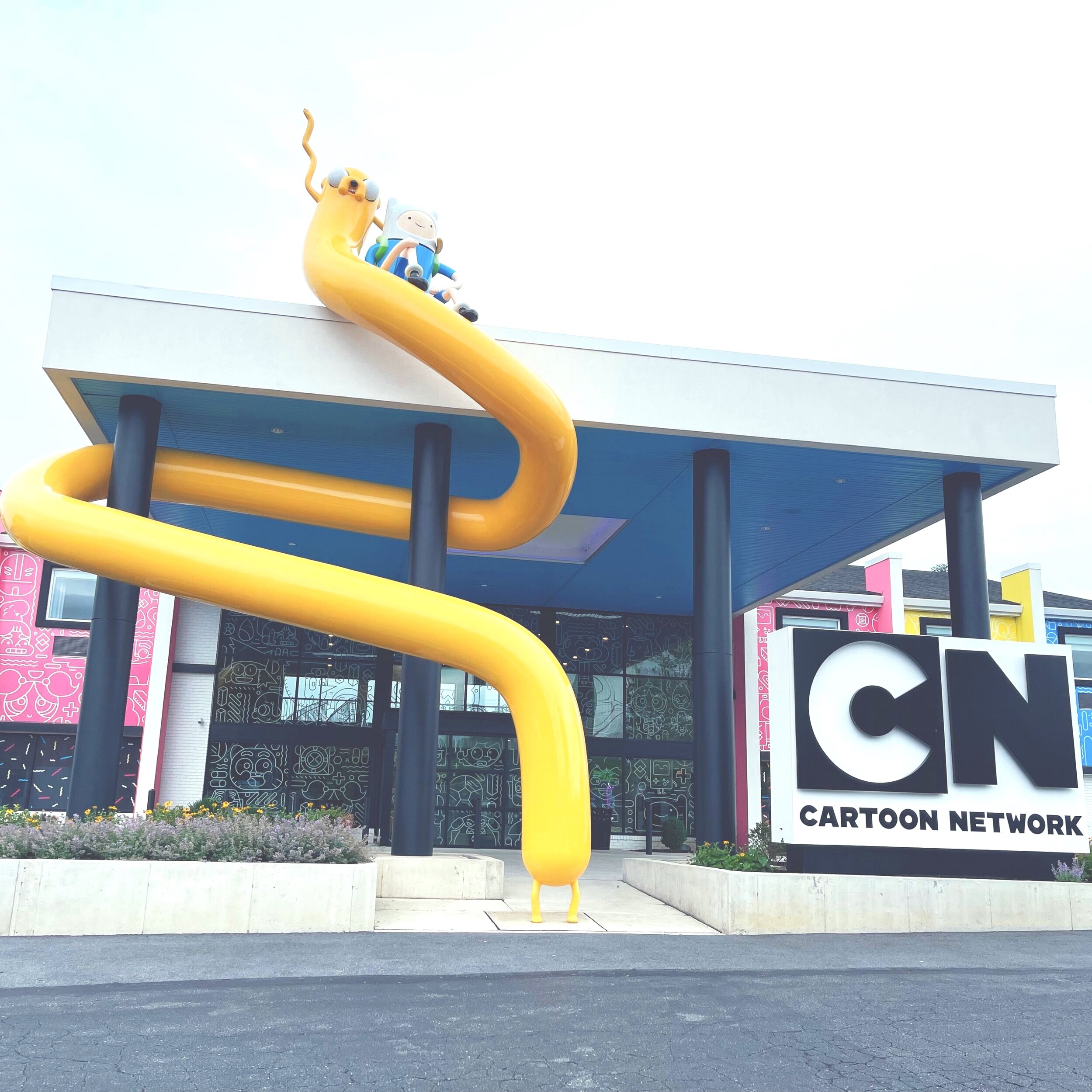 Is the Cartoon Network Hotel Accessible for Special Needs Families?