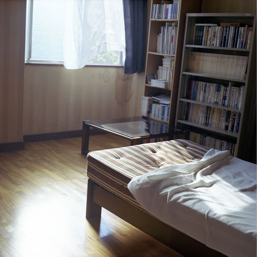 b-hiroshi's-bed.jpg