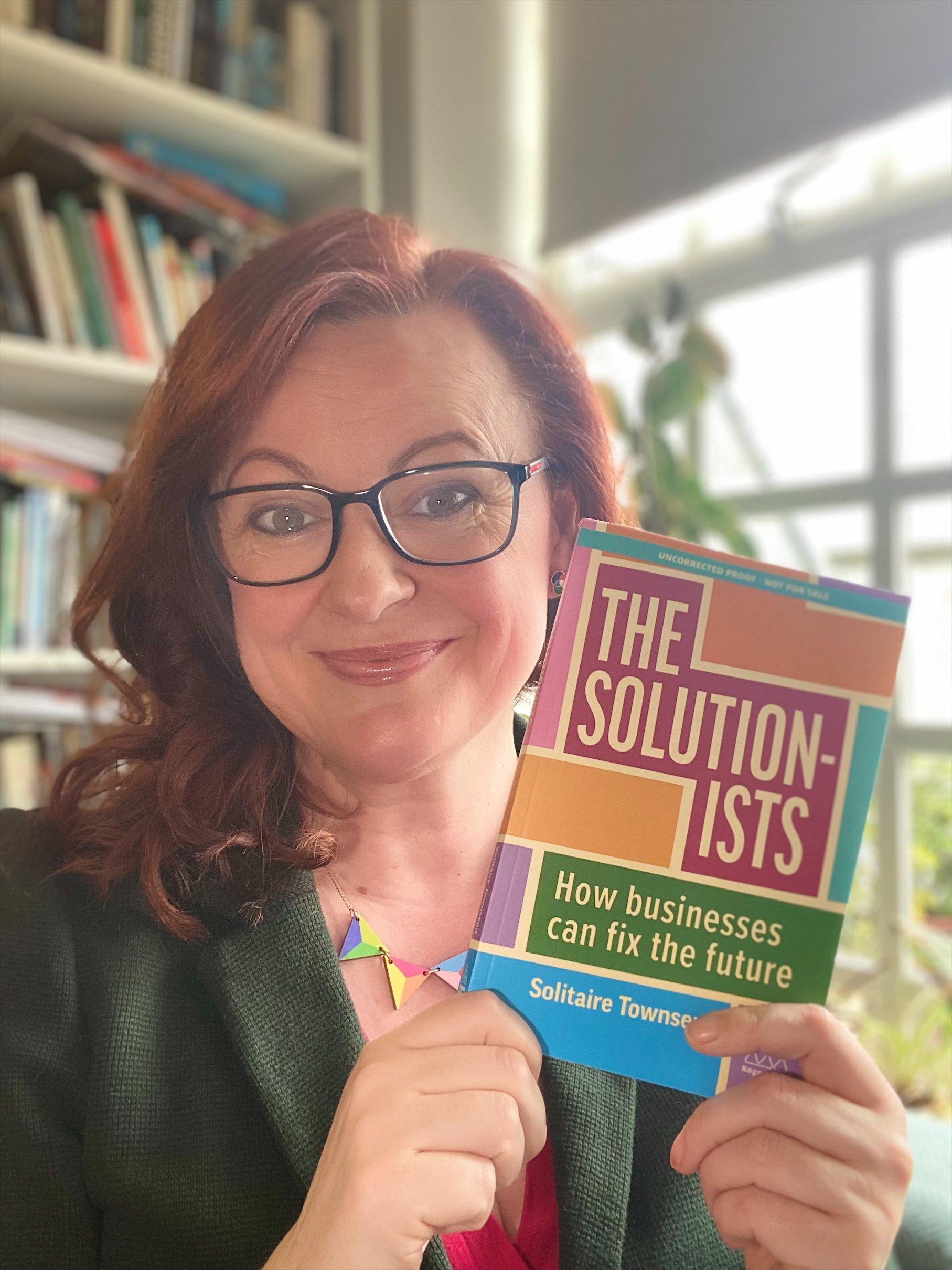 The Solutionists: How Businesses Can Fix the Future: Townsend, Solitaire:  9781398609327: : Books