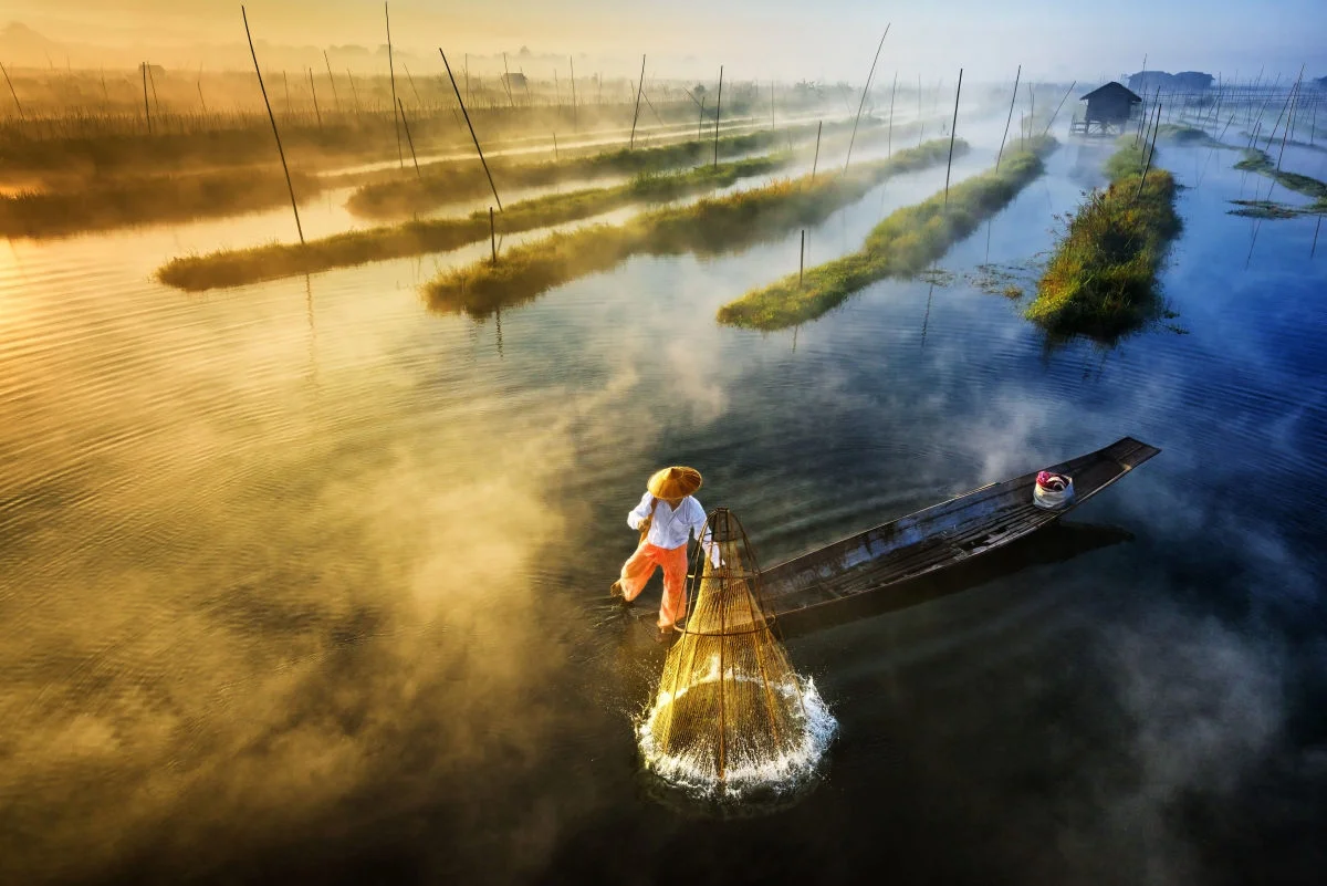 1º lugar Profesiona: Sun's Up, Nets Out - Zay Yar Lin