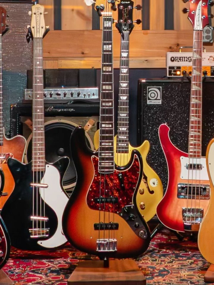 All about the bass!
Here are our current bass instruments &amp; amps available for your session 🤘
Slap it !