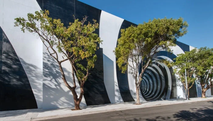 2x4_Miami_vortex_mural_03.jpg