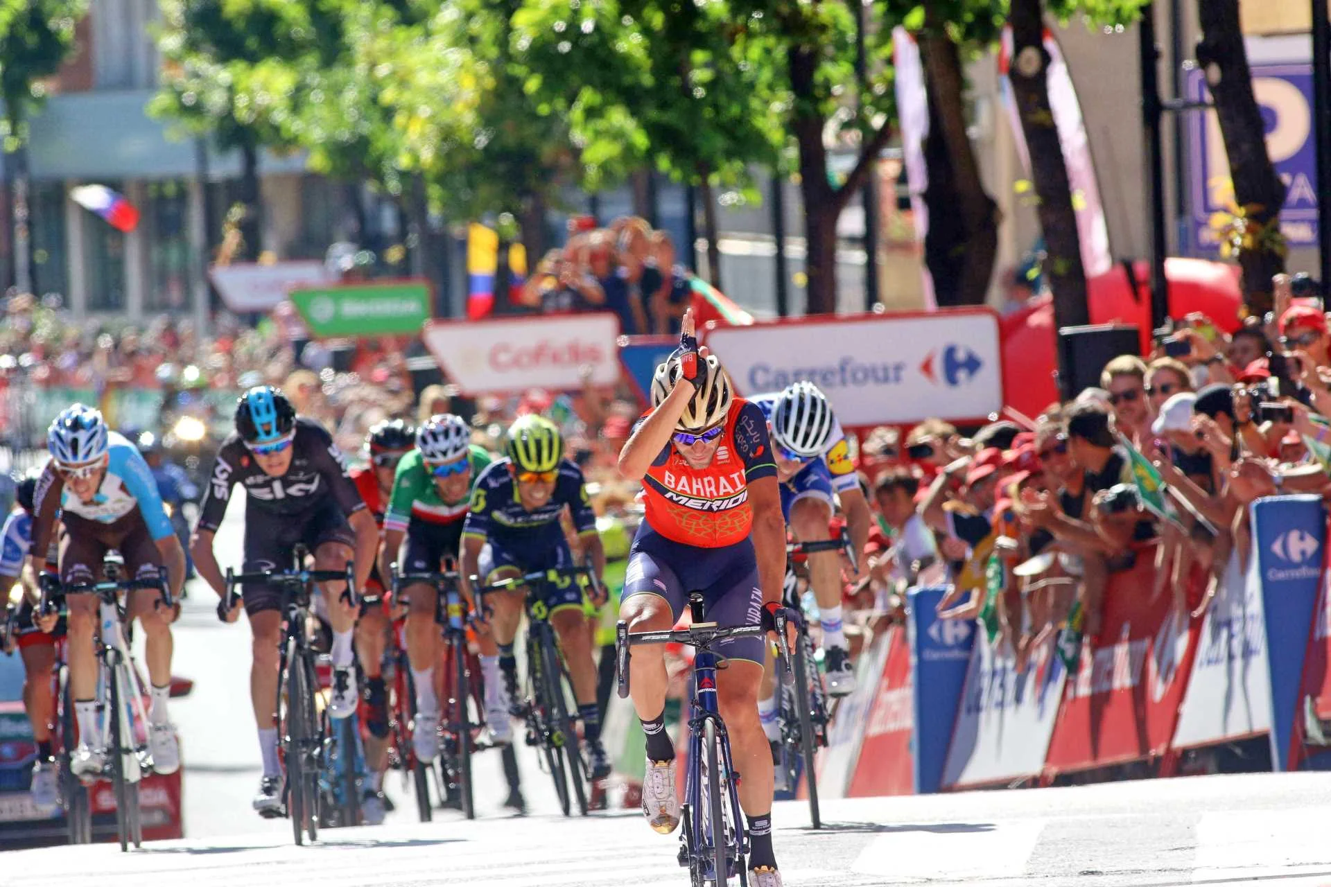 Vincenzo-Nibali-Bahrain-Merida-2017-Vuelta-a-Espana-pic-Sirotti-1.jpg