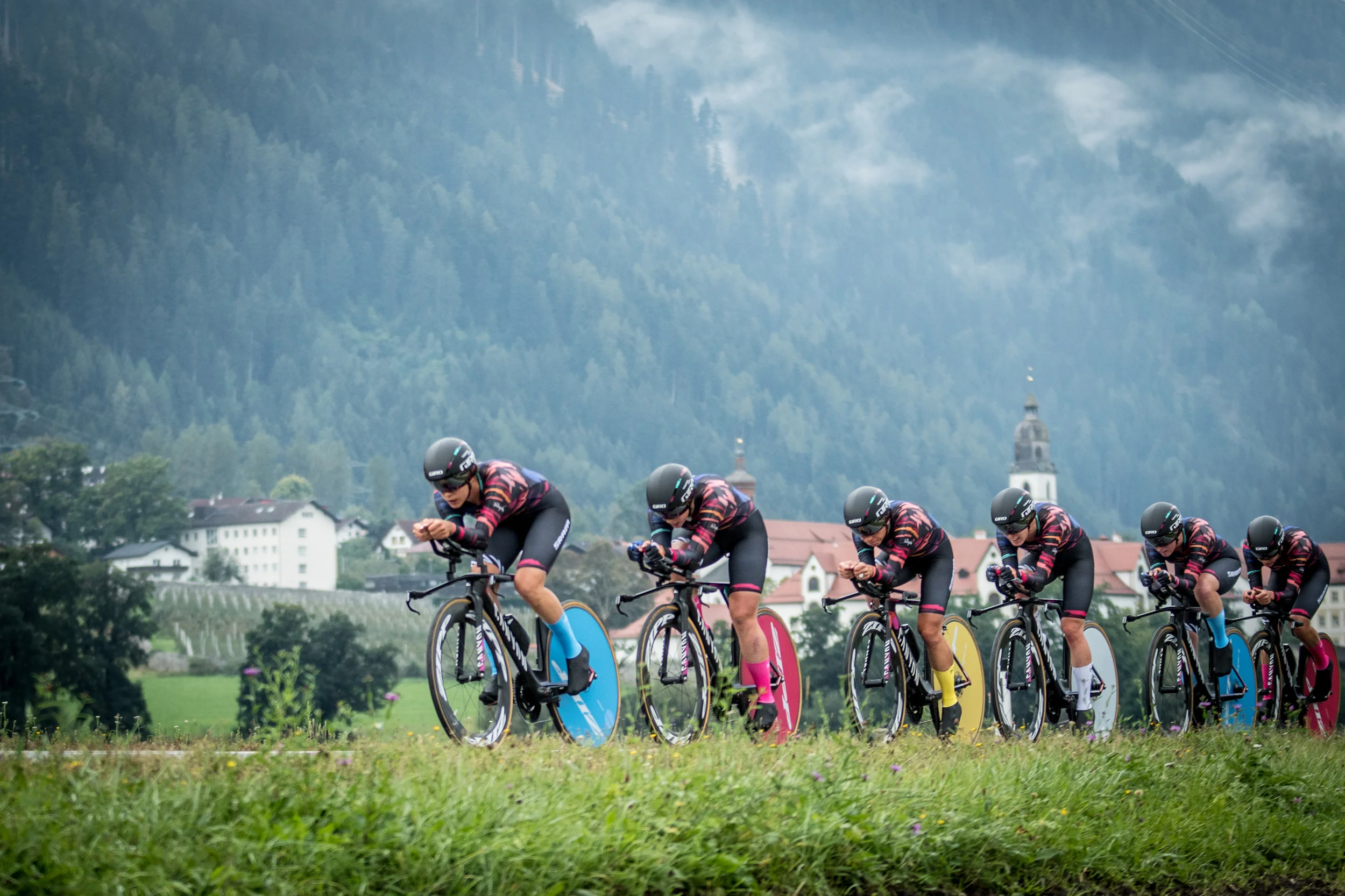 Canyon SRAM Racing took the chocolates in the women’s TTT.