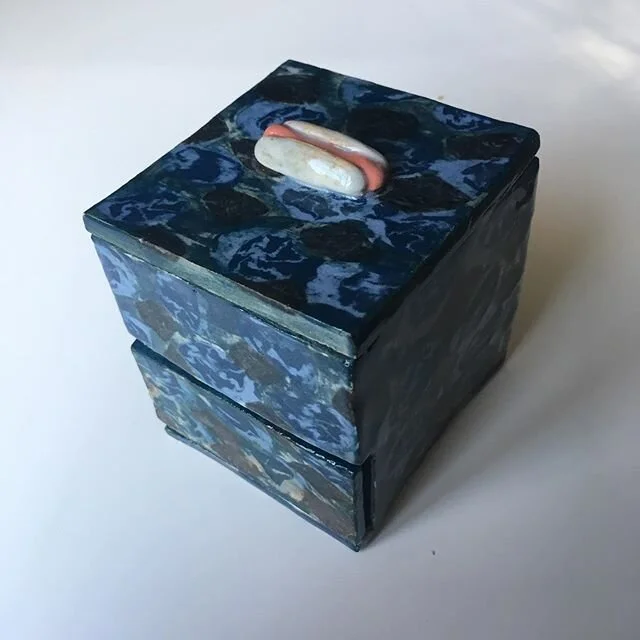 Little ceramic box. I didn&rsquo;t want to put a knob on the lid, but it was graded, so I put a hot dog on it. Color from mason stains with transparent glaze. .
.
.
.
.
.
.
.
.
.
.
#ceramic #handbuiltpottery #handbuilding #clay #hotdog #costcohotdog 