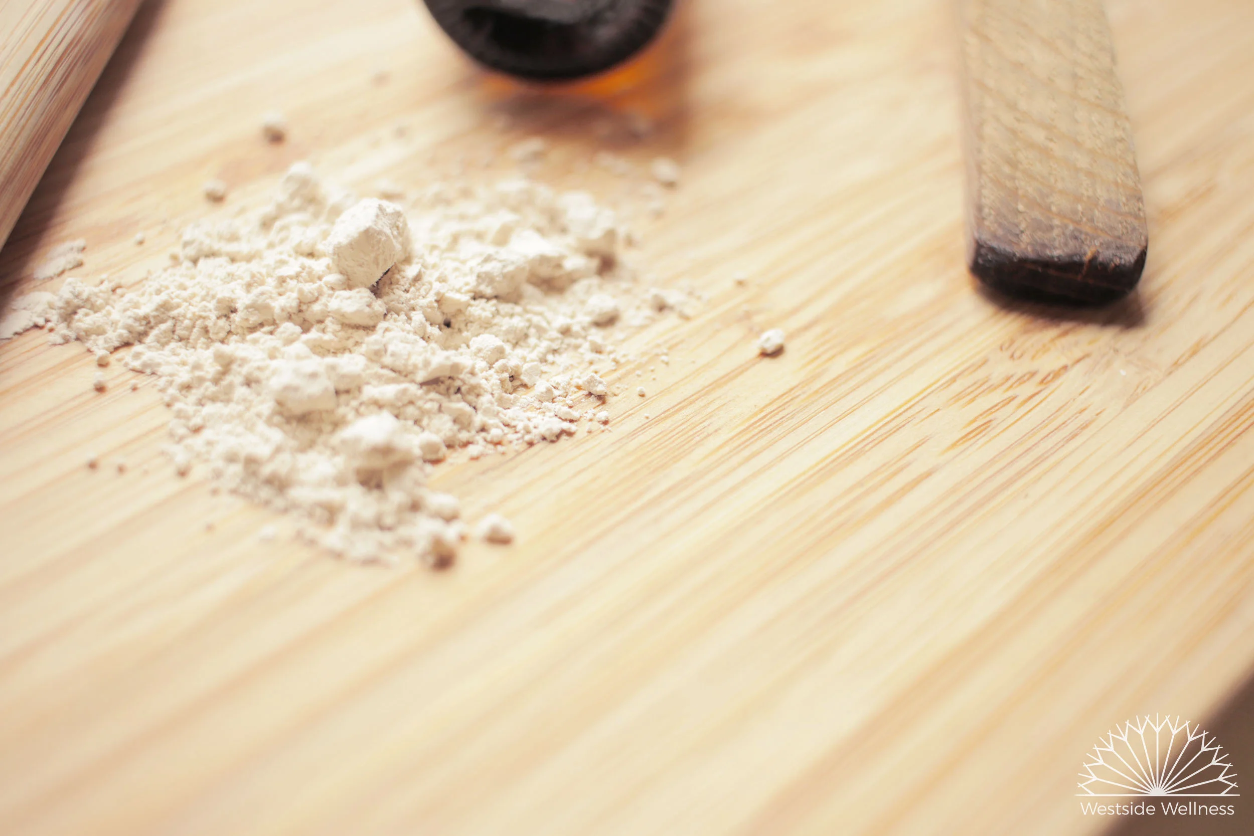 bentonite clay website ver.jpg