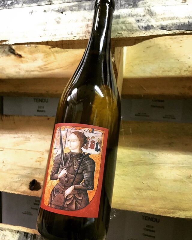 We&rsquo;re down to our last 3 cases for the year on @hobowinecompany &ldquo;Jeanne d&rsquo;Arc&rdquo; Chenin Blanc. Slightly hazy orange color - explosive nose of 🍊 zest, and peach. Kenny says it best, &ldquo;Drink to Joan!&rdquo; _________________