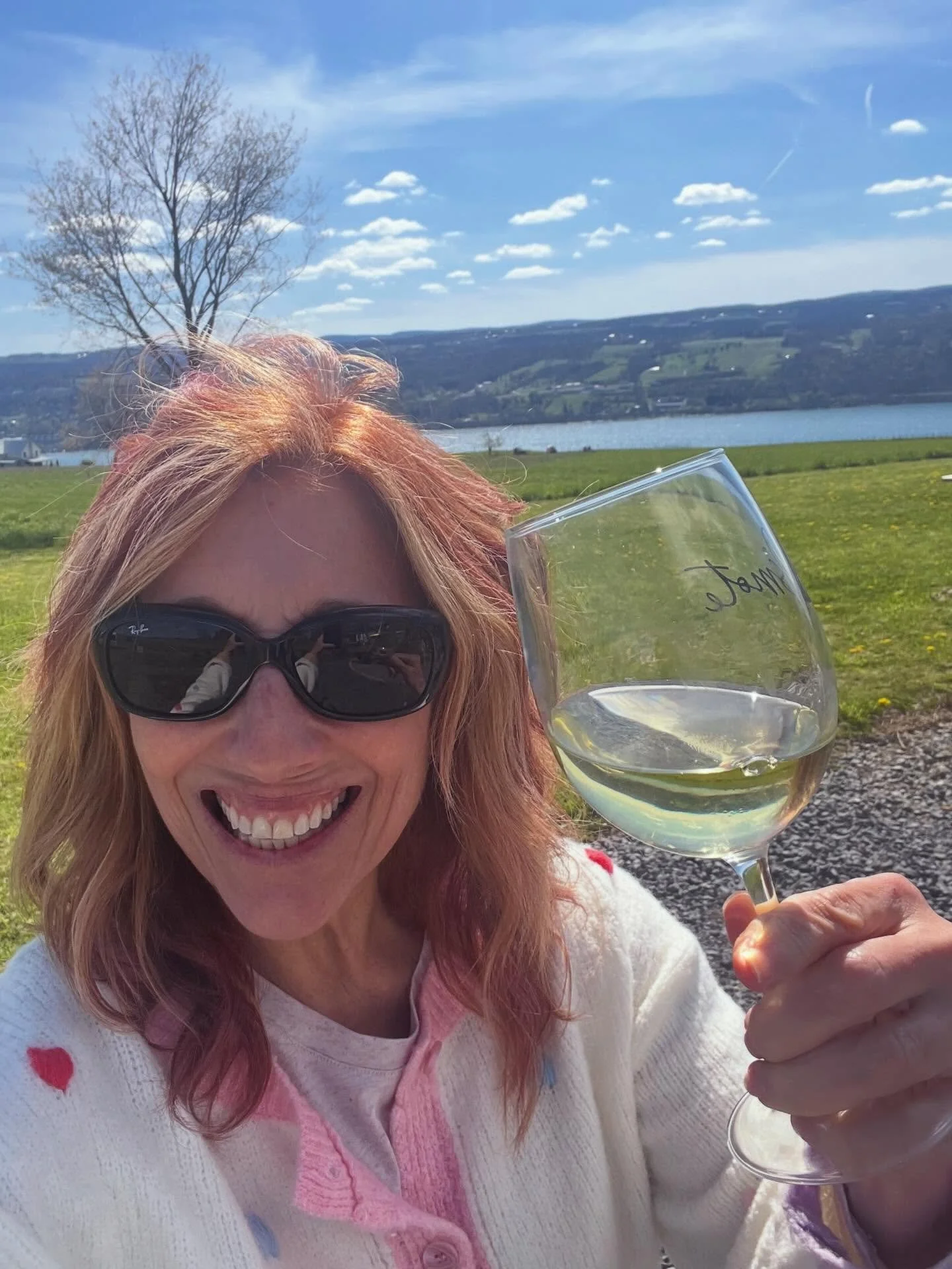 We LOVE getting photos from our customers when they visit our wineries! Keep them coming!! Hope you&rsquo;re having a great time at Osmote!

📍 🍷 @osmotewine 
🏬@talkofthetable