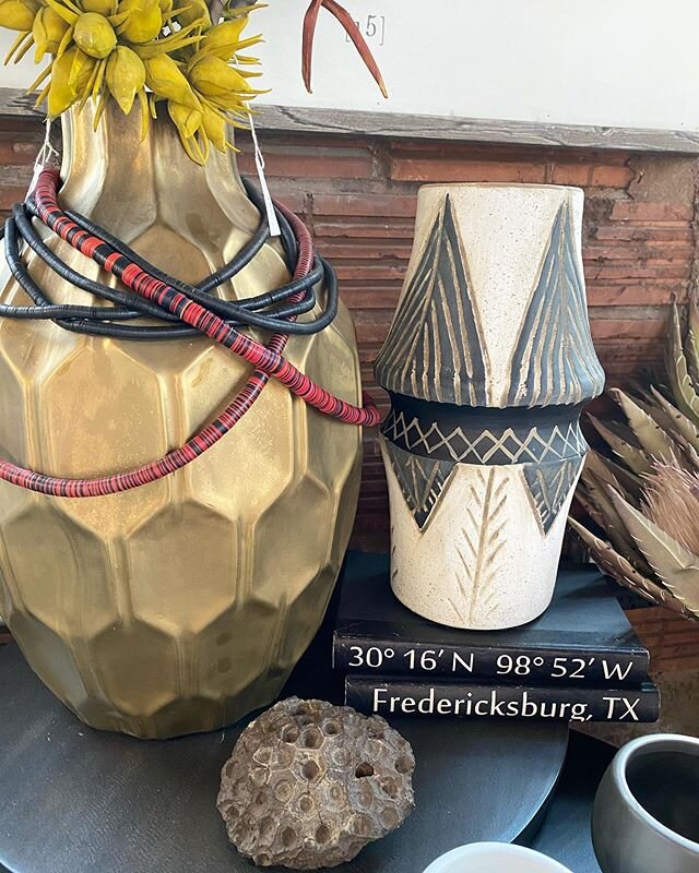 Wonderful new accessories!!! How fab are both of these vases!!! #blackchalkhomeandlaundry #fredericksburgtx #visitfbgtx #shoplocal #shopsmallbusiness #uniquefinds #interiordesign #homedecor #loveyourhome