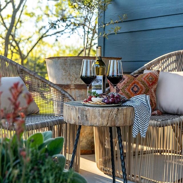 Are you ready to get away??? Enjoy peace, quiet and relaxation at Ololo. Interiors by @jill_t_elliott of #blackchalkhomeandlaundry #couplesgetaway #staycation #guesthouses #fredericksburgtx #visitfbgtx #stayatololo #winecountry #texaswine #nowbooking