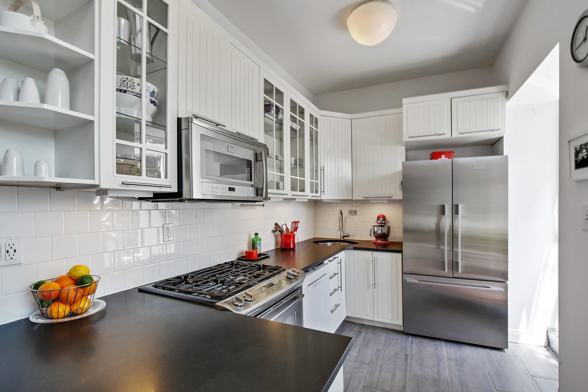 3_417ClintonStreet_3_5_Kitchen_HiRes.jpg