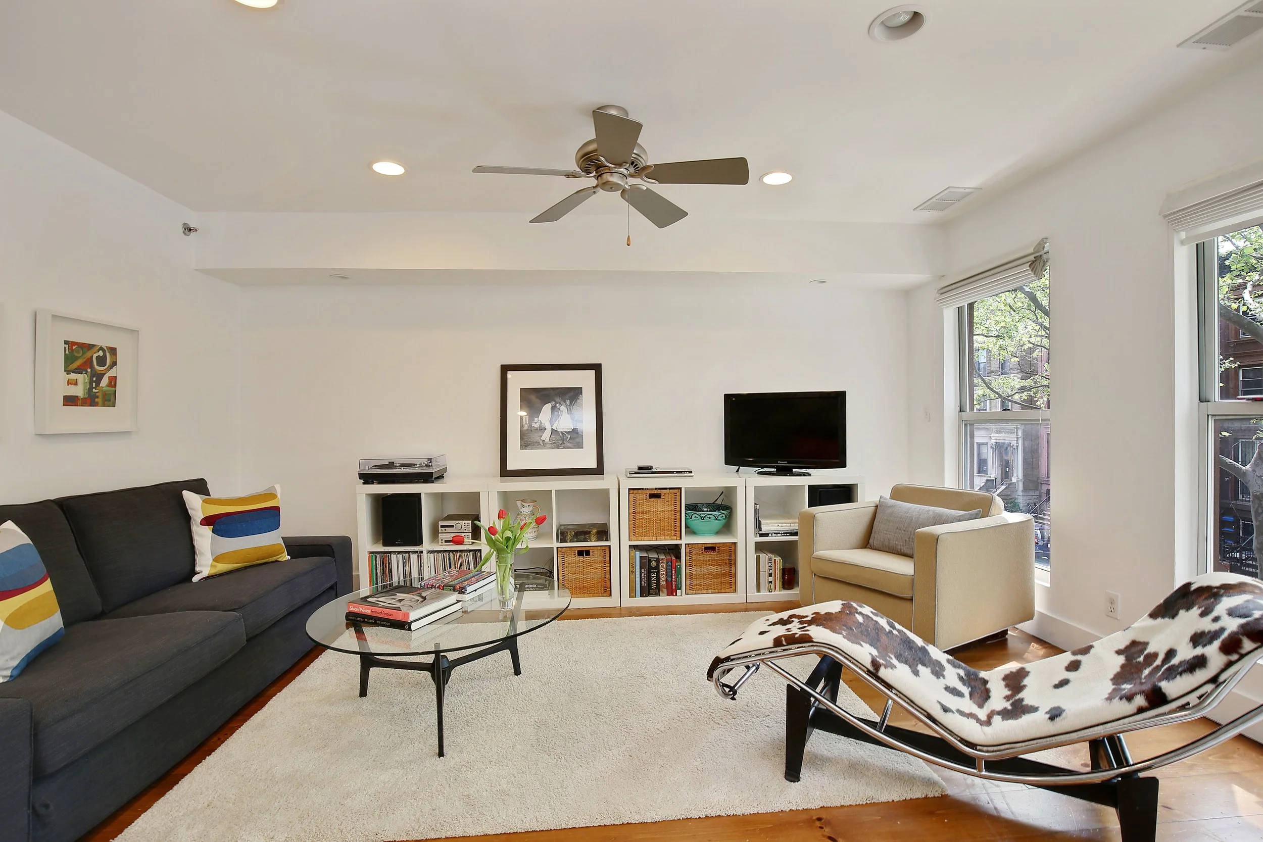 2_345AGrandAvenue_Apt_165_LivingRoom_HiRes.jpg