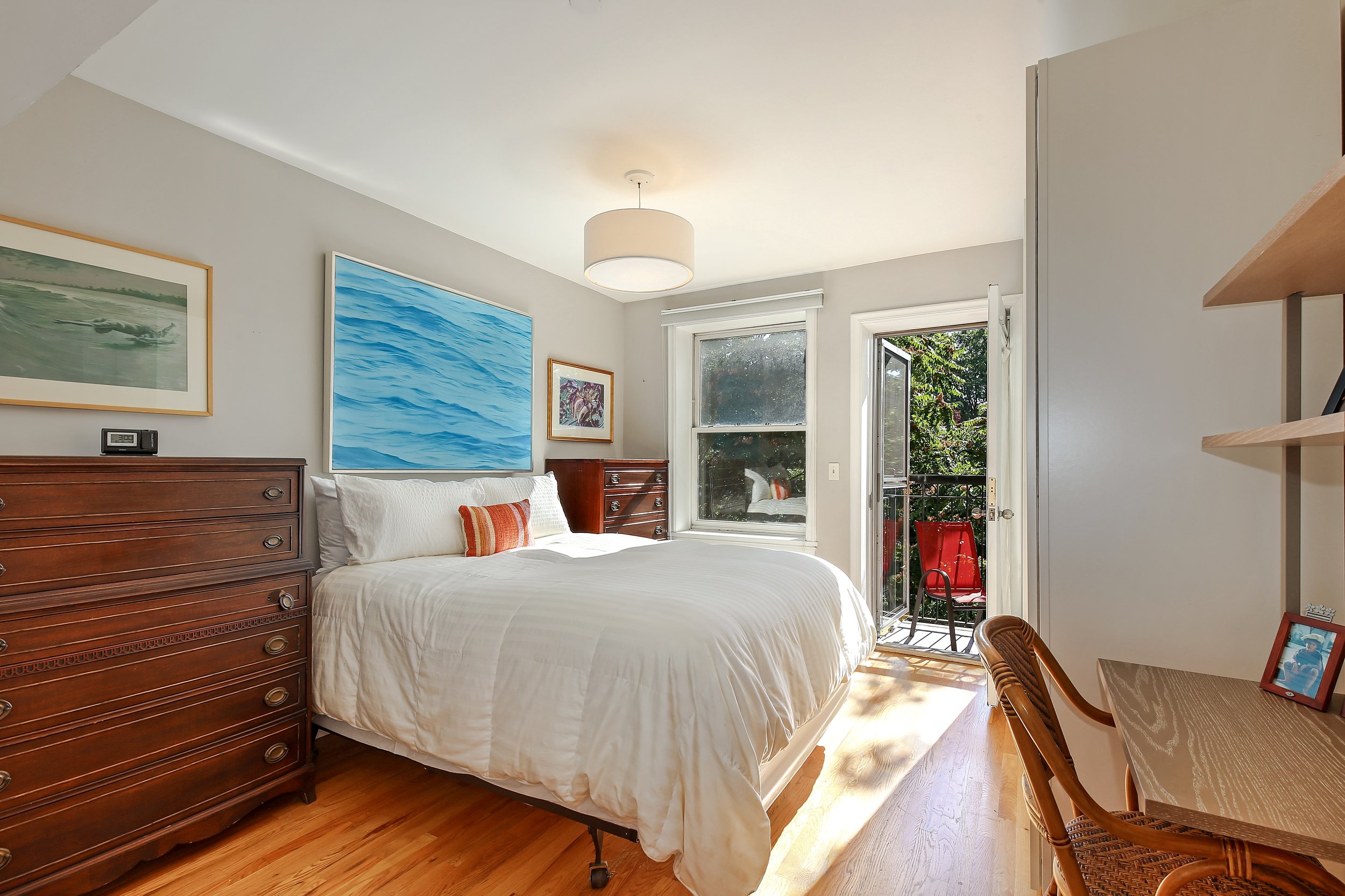 4_39211thStreet_3a_14_MasterBedroom_HiRes.jpg