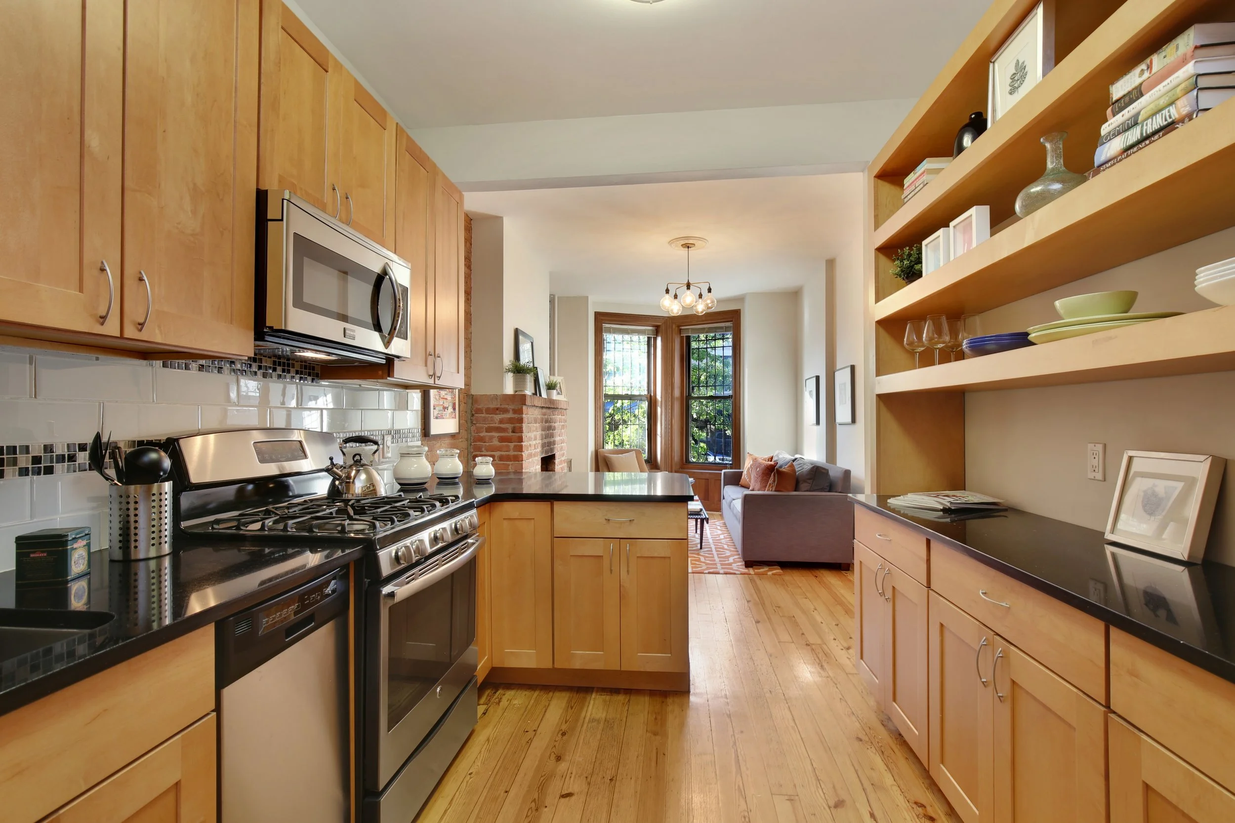 03_11138thAvenue_1R_5_Kitchen_HiRes.jpg