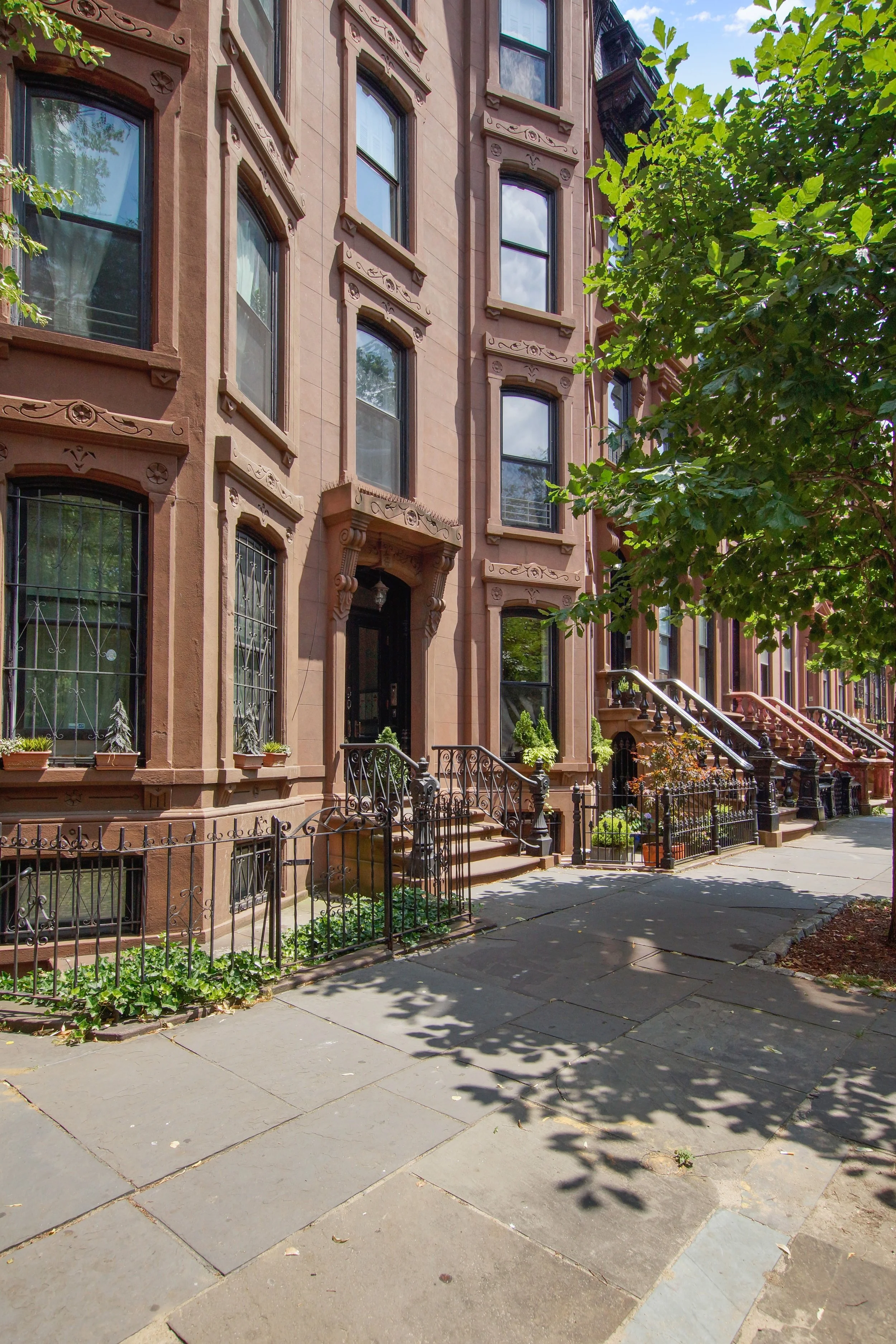 12_163WashingtonPark_2_57_FrontView_HiRes.jpg