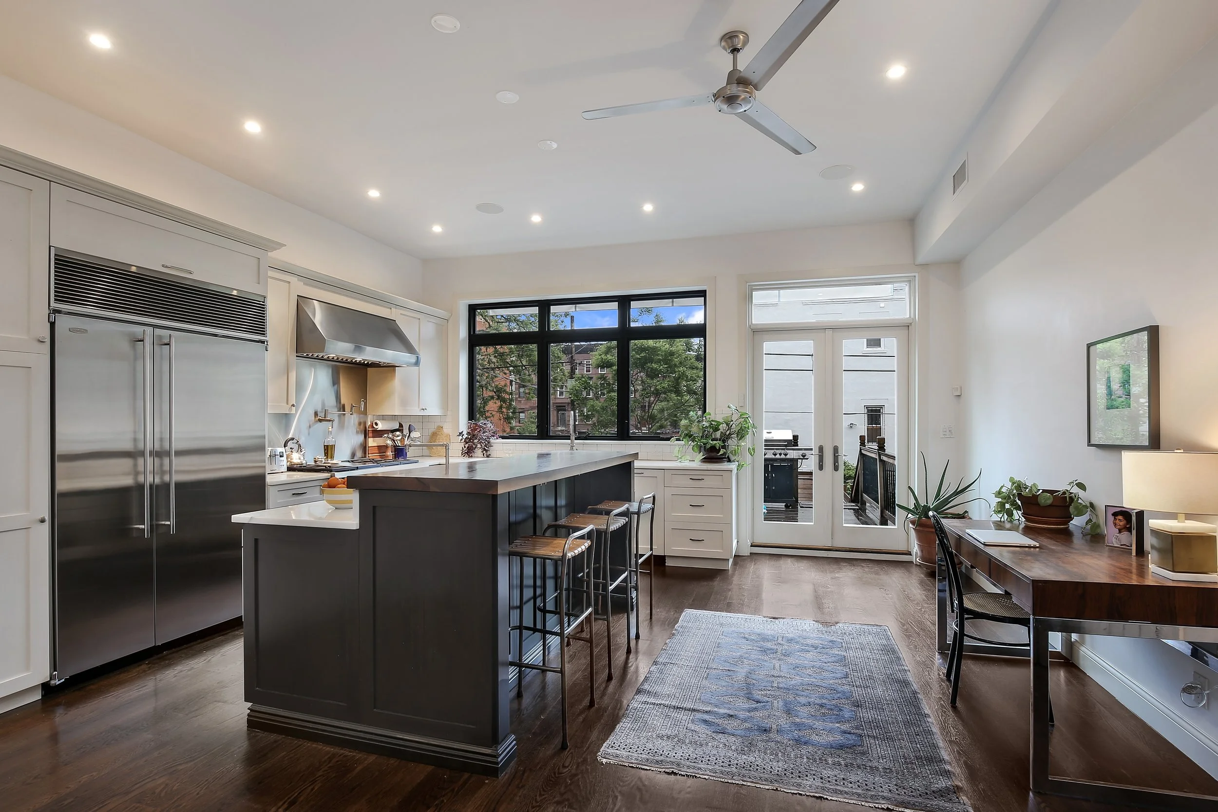 04_188VanBurenStreet_null_5_Kitchen_HiRes.jpg