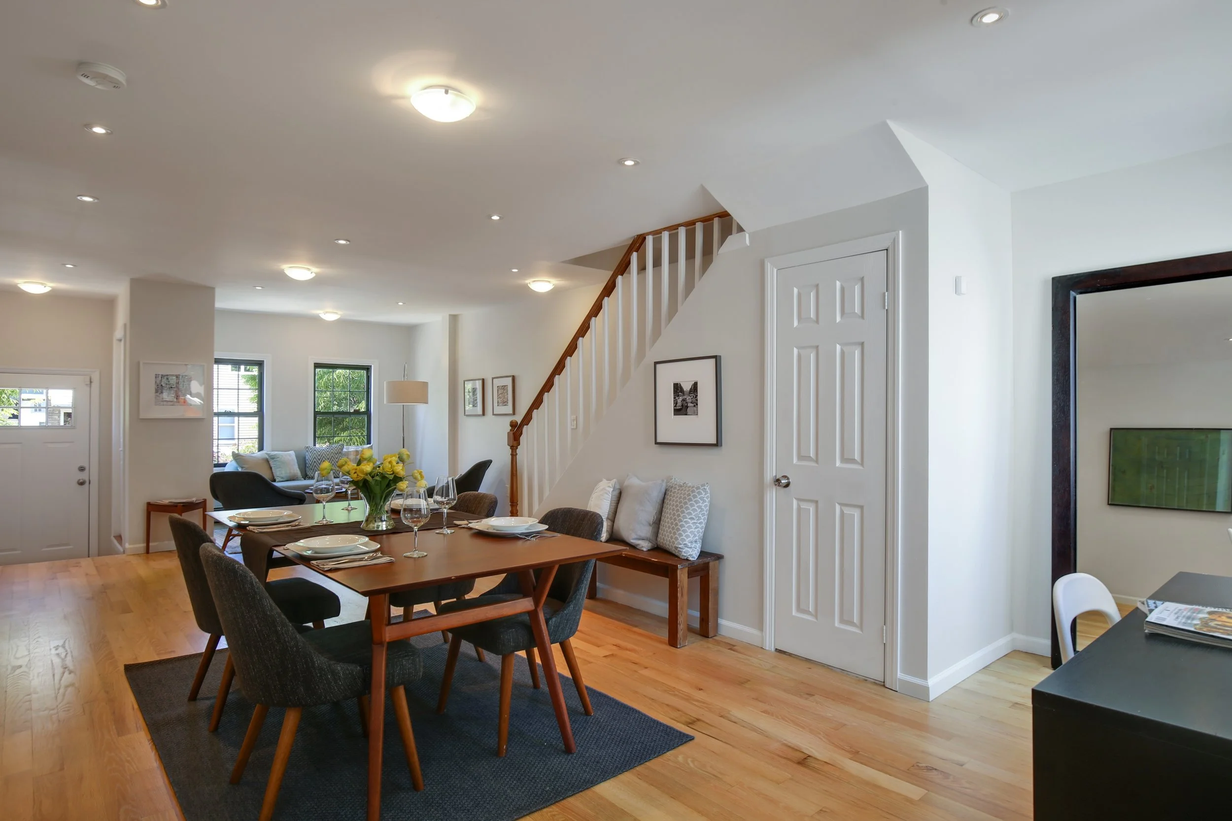 04_28418thStreet_null_93_LivingRoomDiningRoom_HiRes.jpg