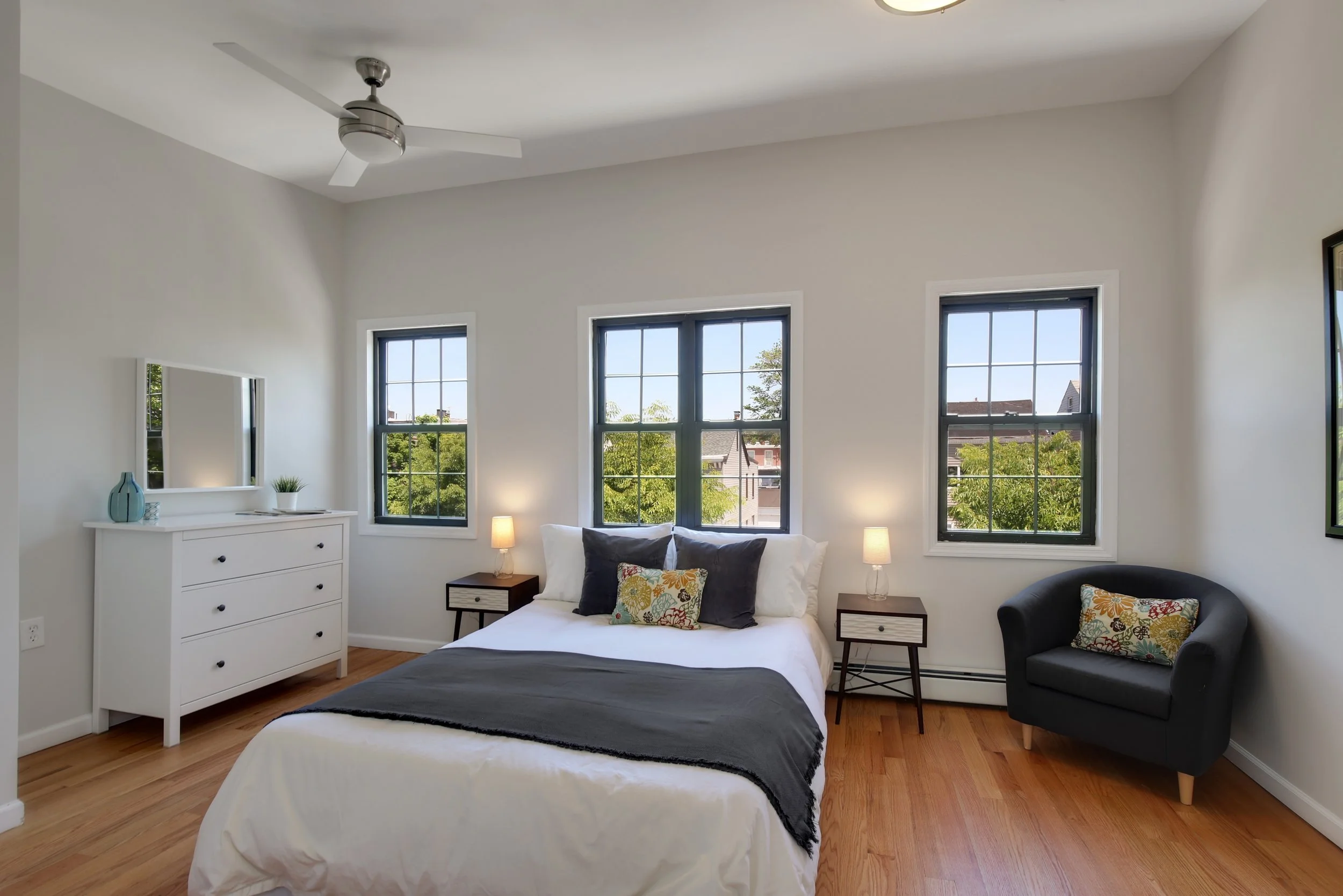 08_28418thStreet_null_14_MasterBedroom_HiRes.jpg