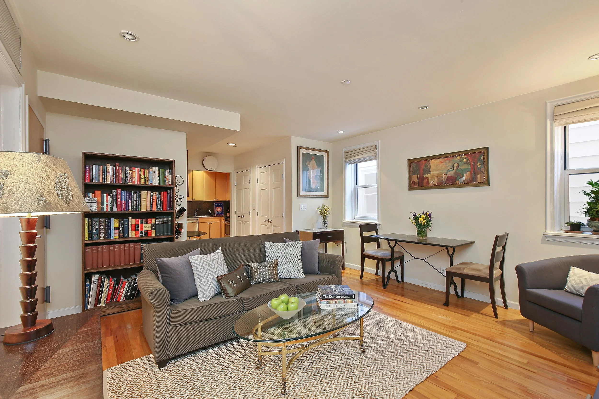 1_39211thStreet_2B_1_LivingRoom_HiRes.jpg