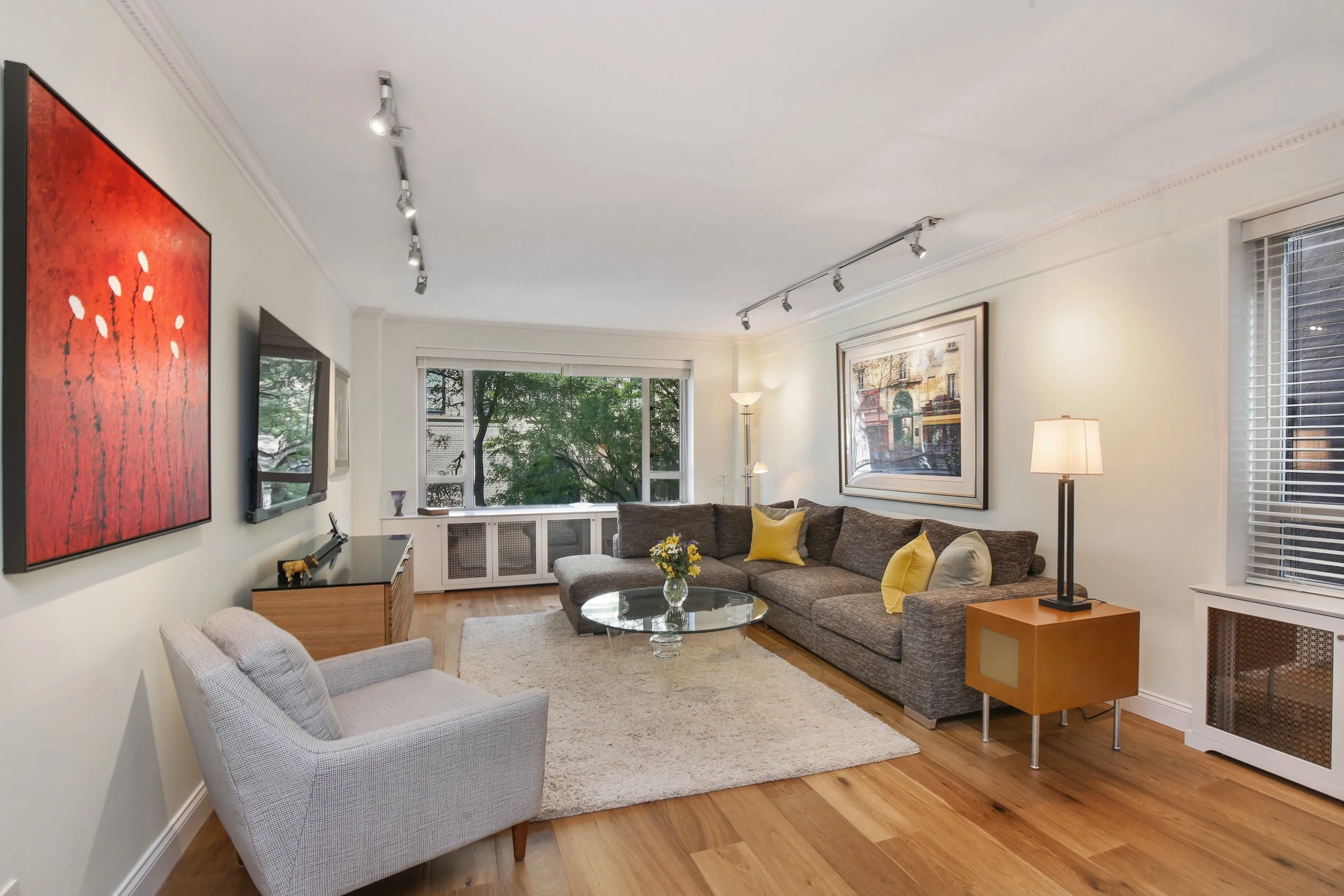 1_60RemsenStreet_3H_1_LivingRoom_HiRes.jpg
