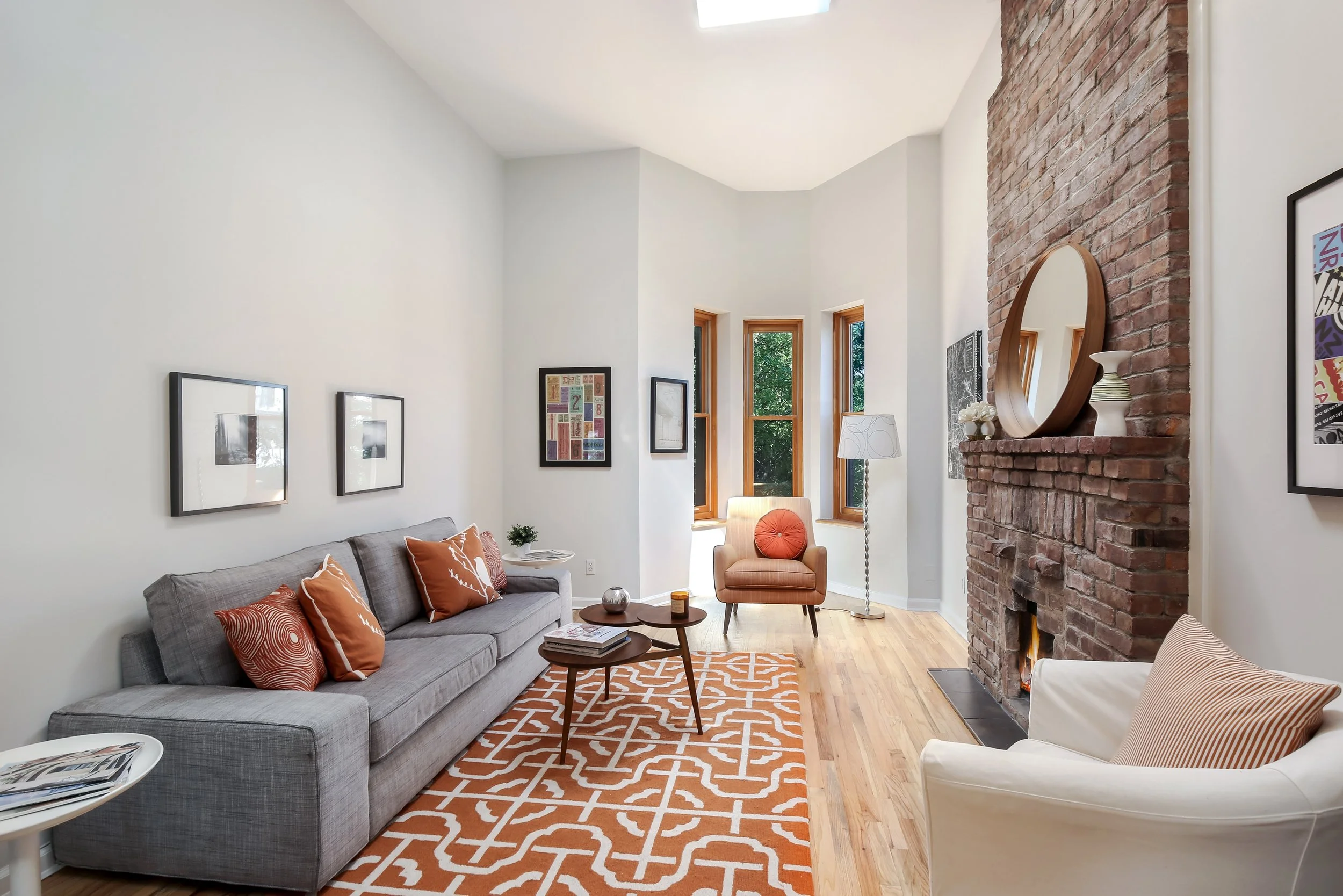 1_132SaintMarksPlace_4L_1_LivingRoom_HiRes.jpg