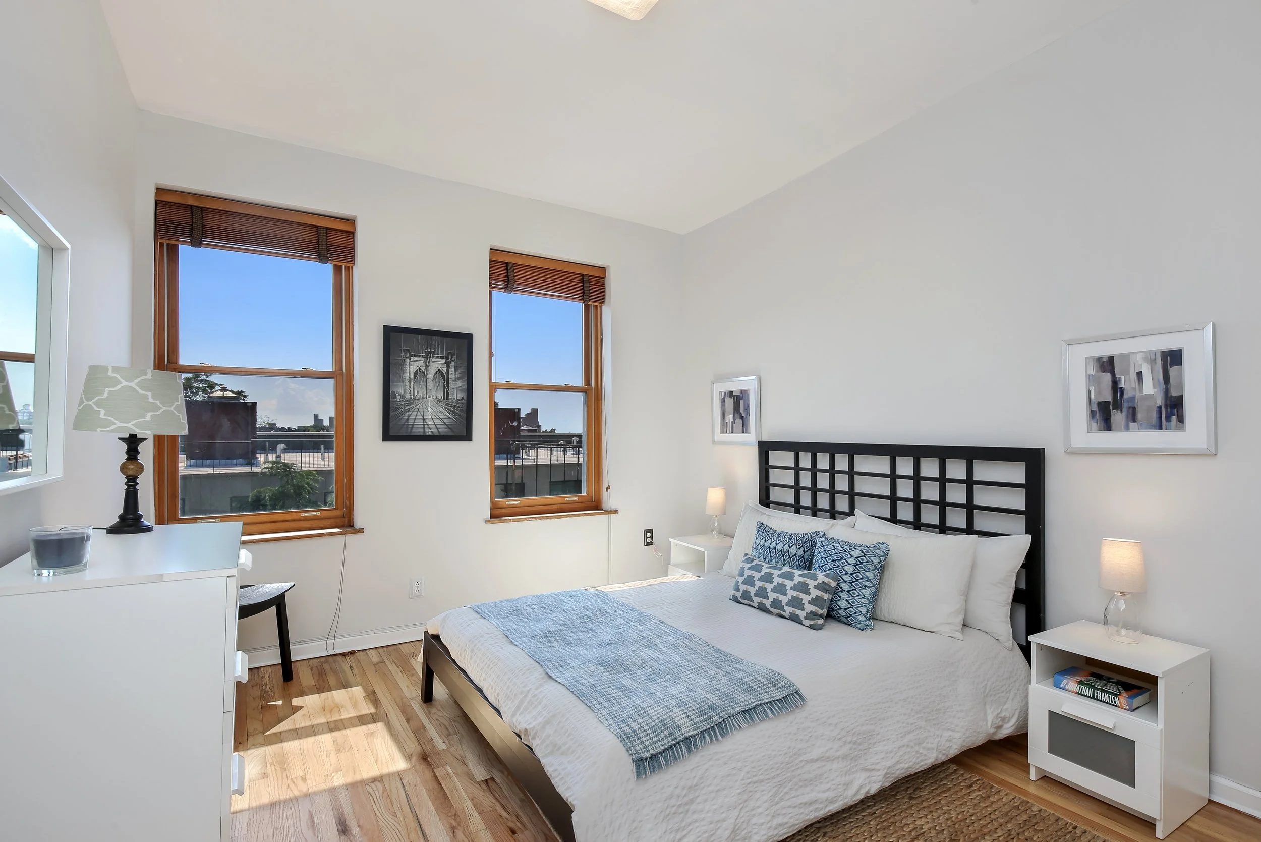 4_132SaintMarksPlace_4L_18_Bedroom_HiRes.jpg