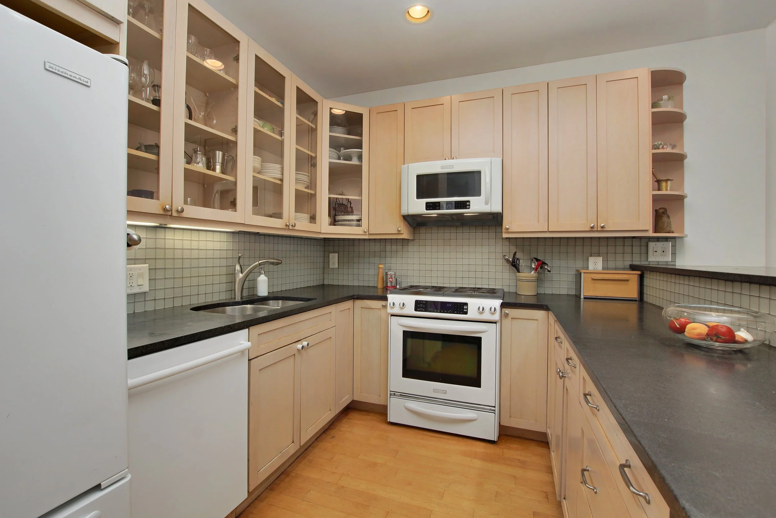 05_163WashingtonPark_2_5_Kitchen_HiRes.jpg