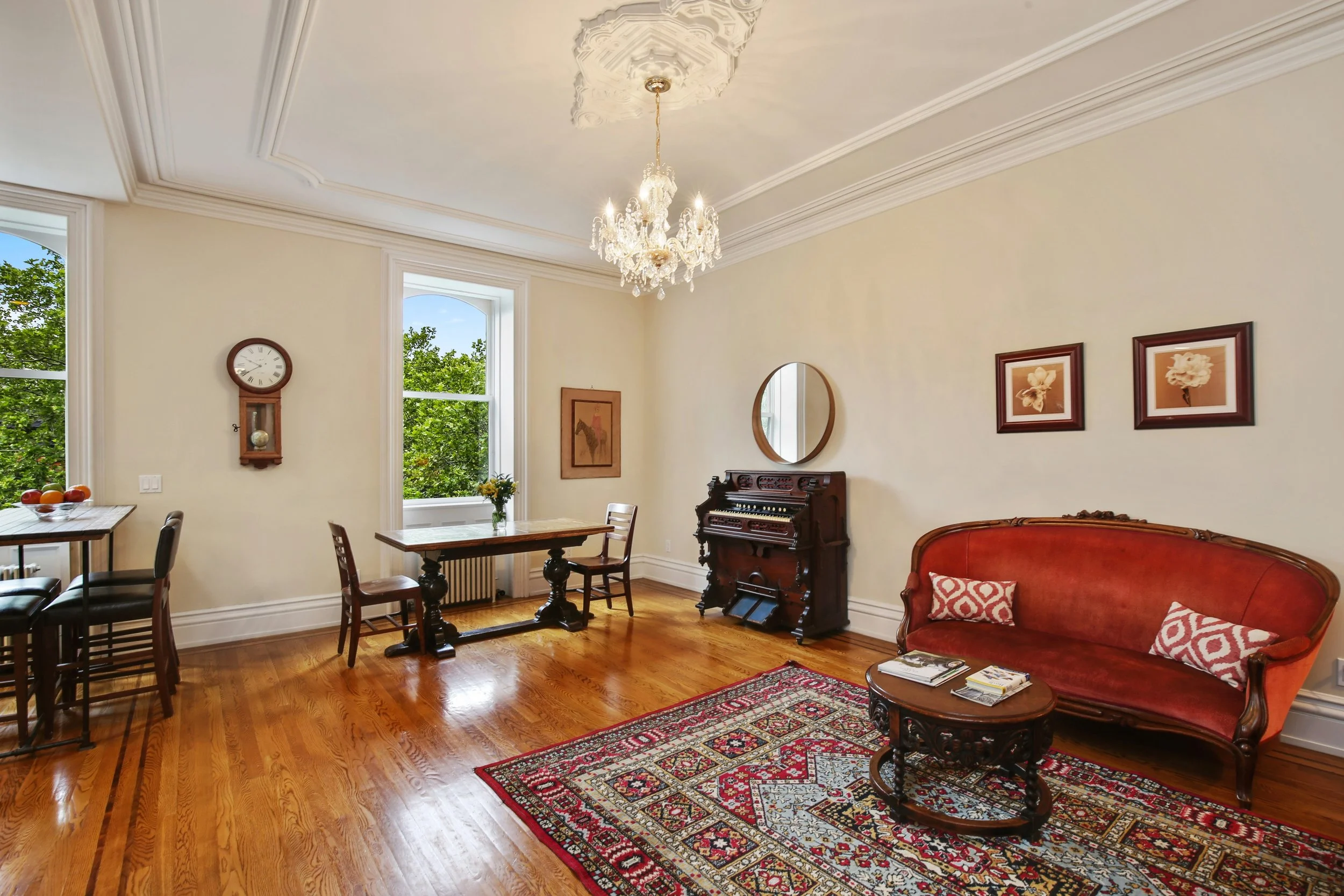 2_4SouthPortlandAvenue_5_1_LivingRoom_HiRes.jpg