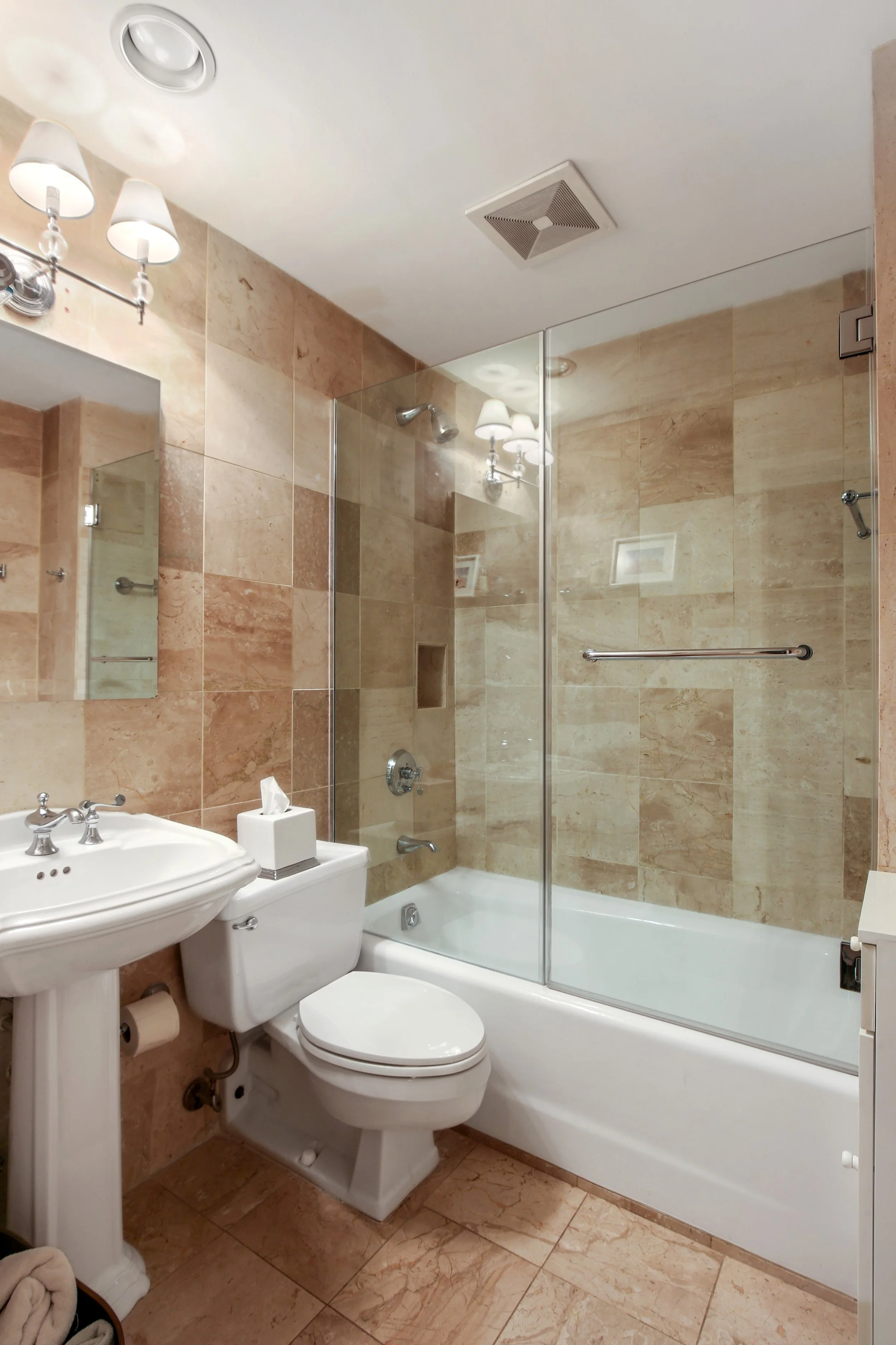 07_75LivingstonStreet_6A_13_MasterBathroom_HiRes.jpg