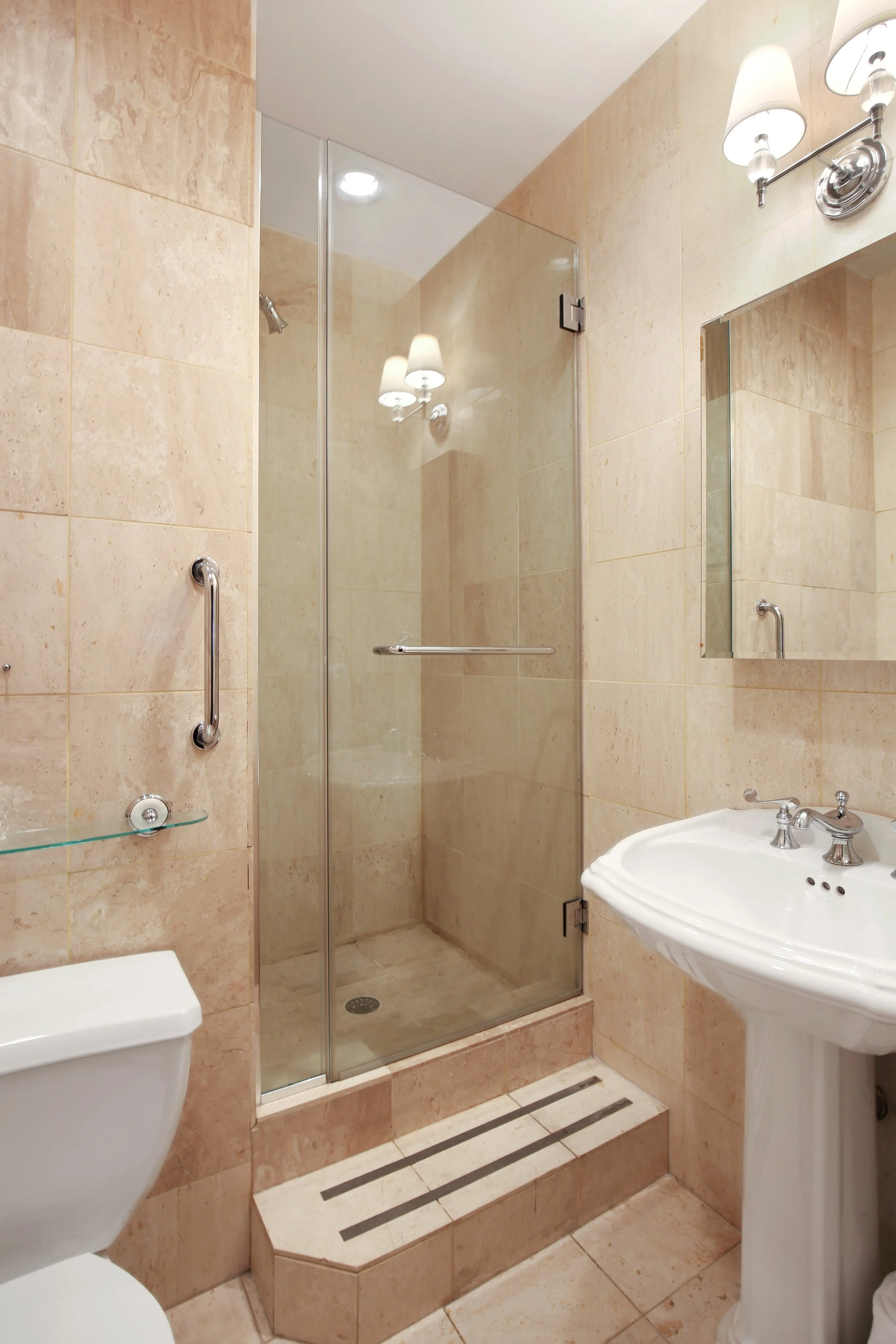 09_75LivingstonStreet_6A_8_Bathroom_HiRes.jpg