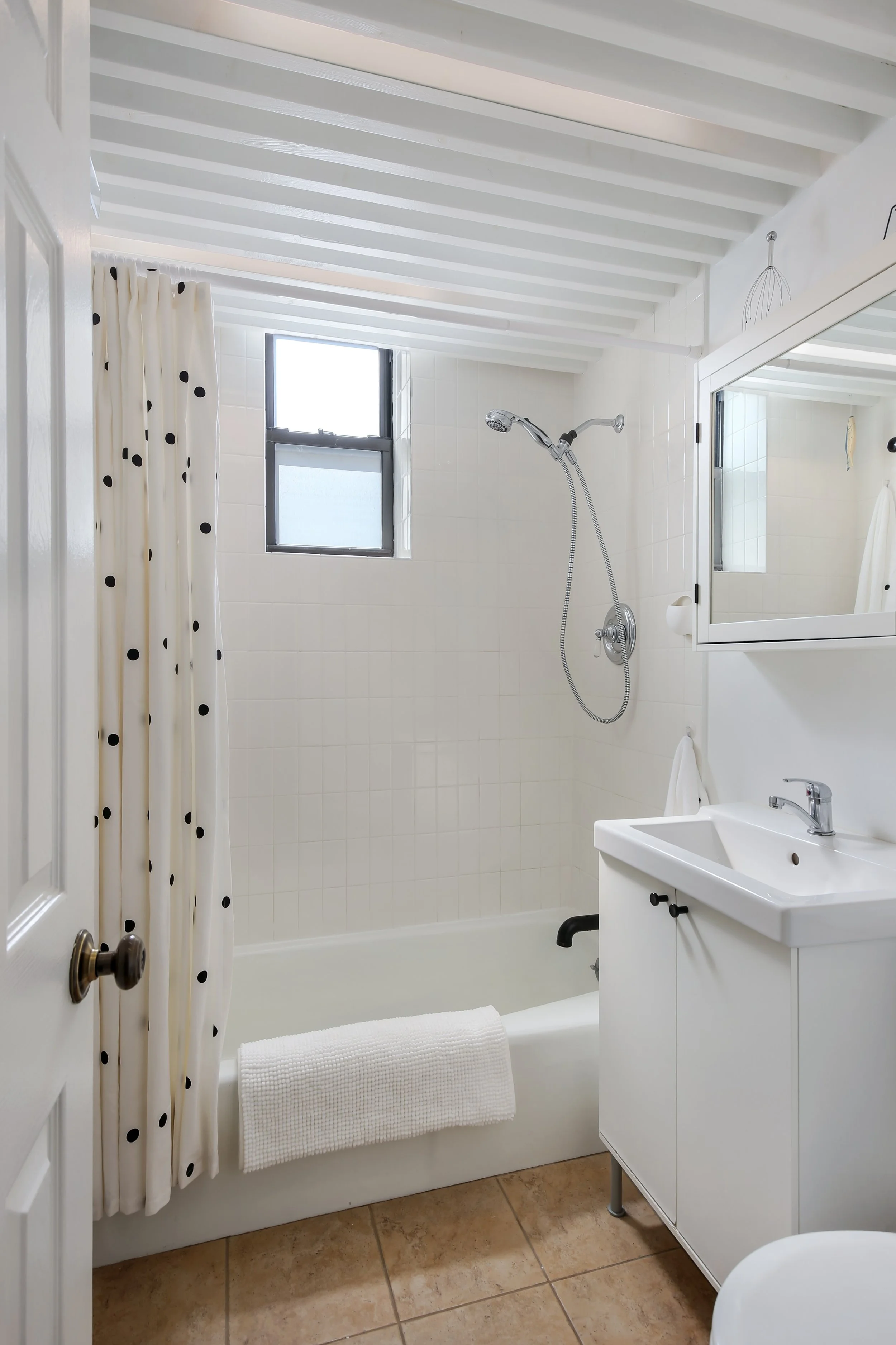 06_430SterlingPlace_4D_8_Bathroom_HiRes.jpg