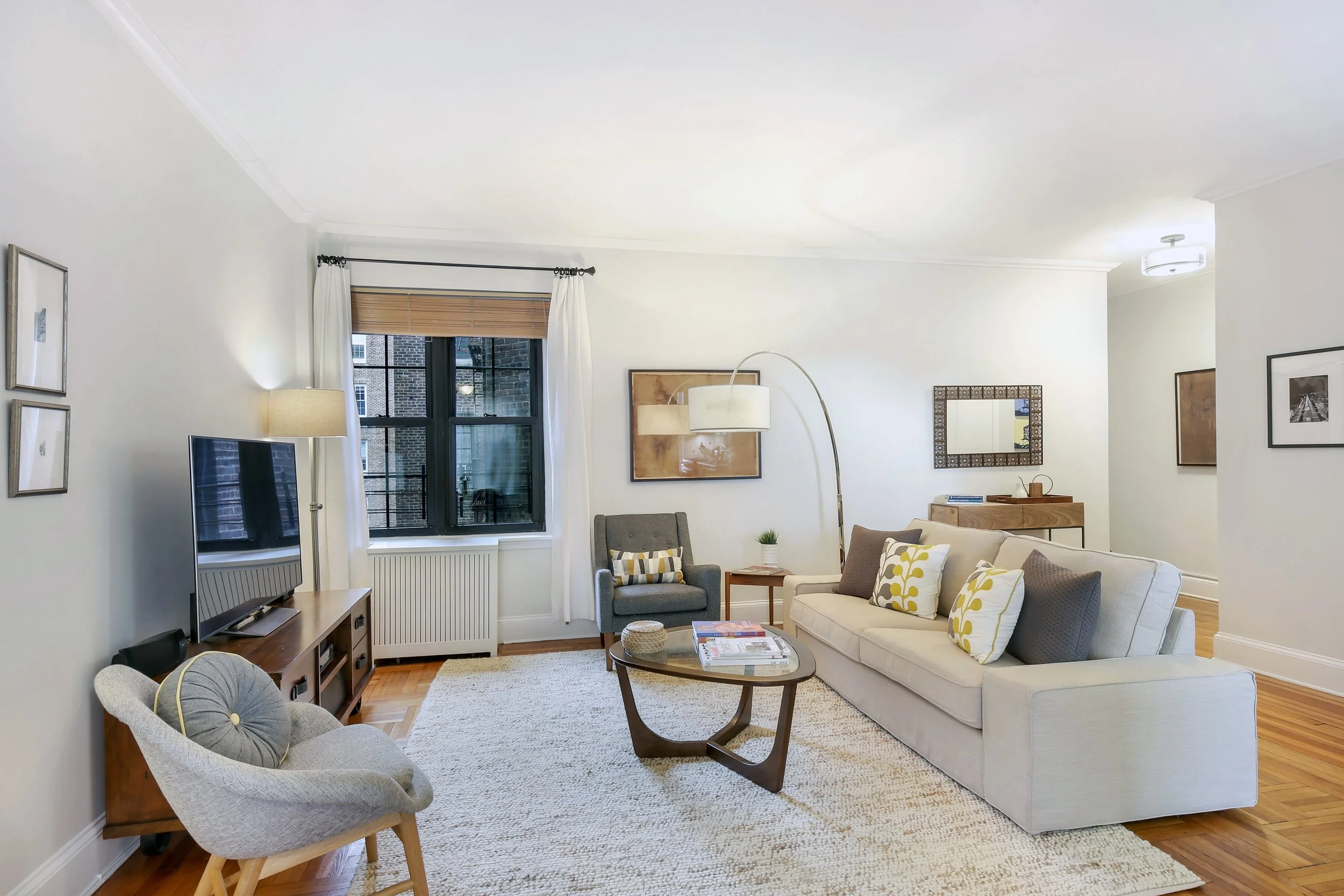 2_2GraceCt_unit3K_165_LivingRoom_HiRes.jpg