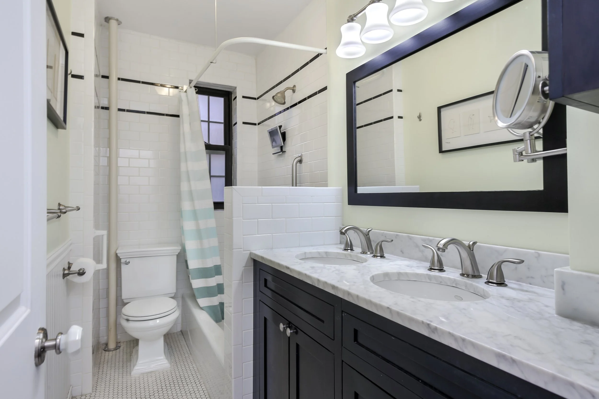 8_2GraceCt_unit3K_8_Bathroom_HiRes.jpg