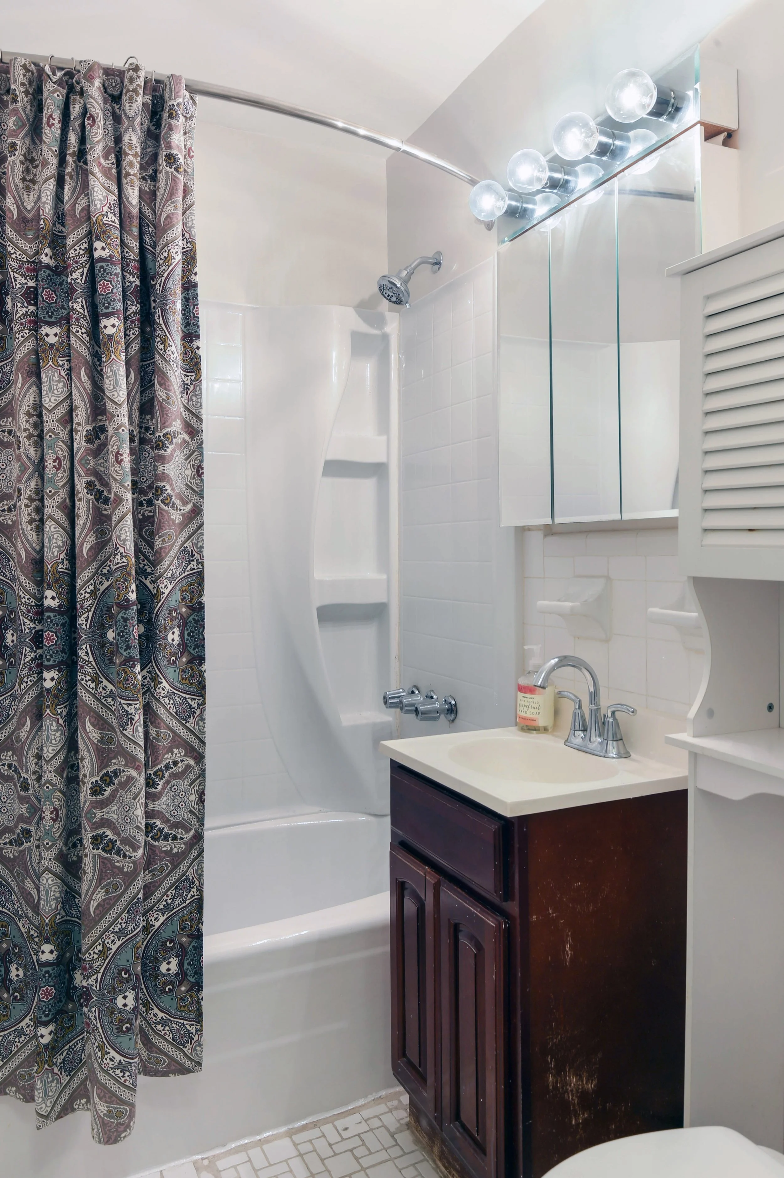 7_599East7thStreet_1D_8_Bathroom_HiRes.jpg